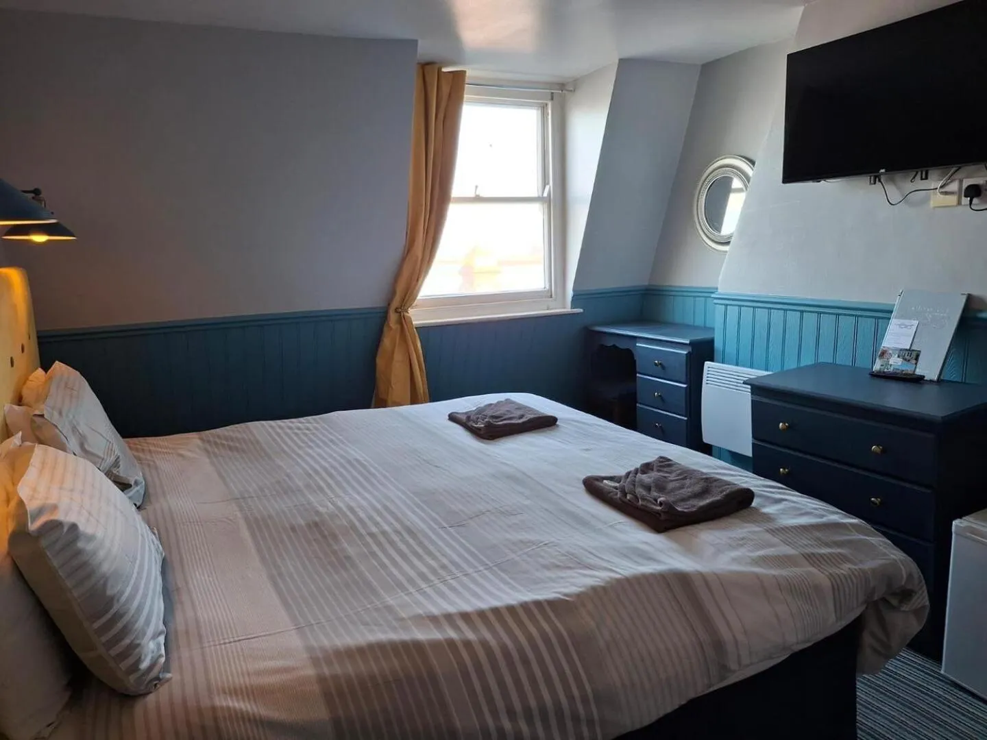 Sea view, Bed in The Leam Hotel