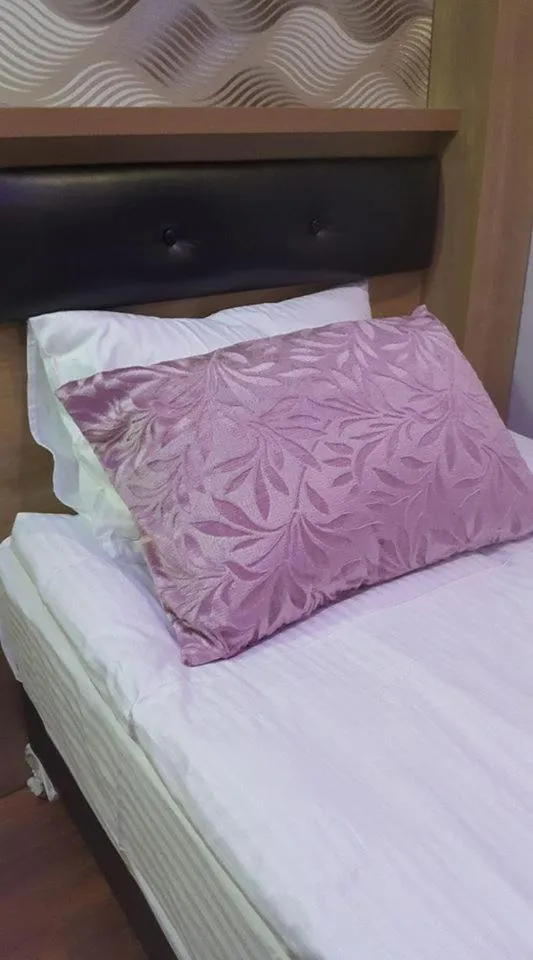 Bed in Göznur Otel