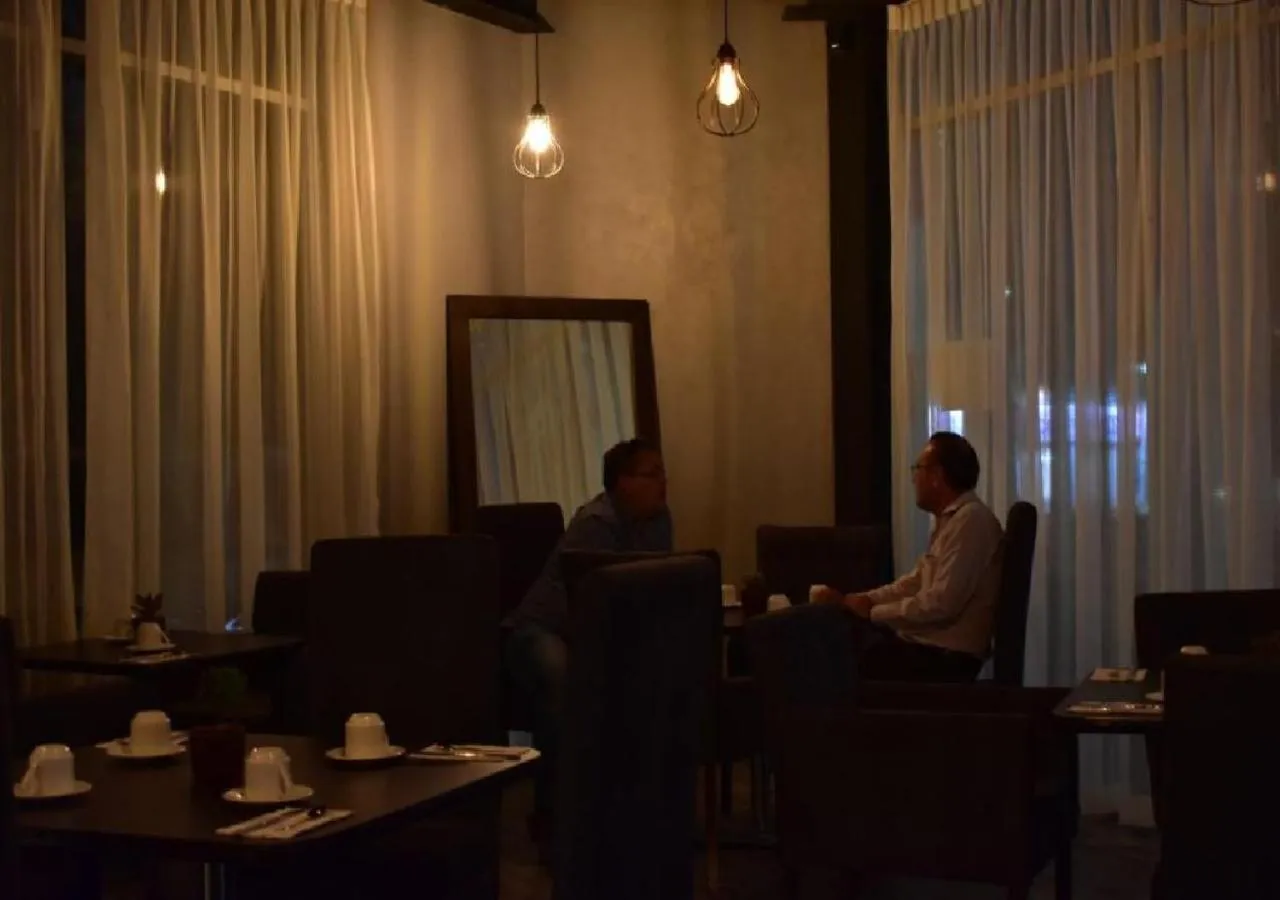 Restaurant/places to eat in ESDUMA HK HOTEL Pachuca