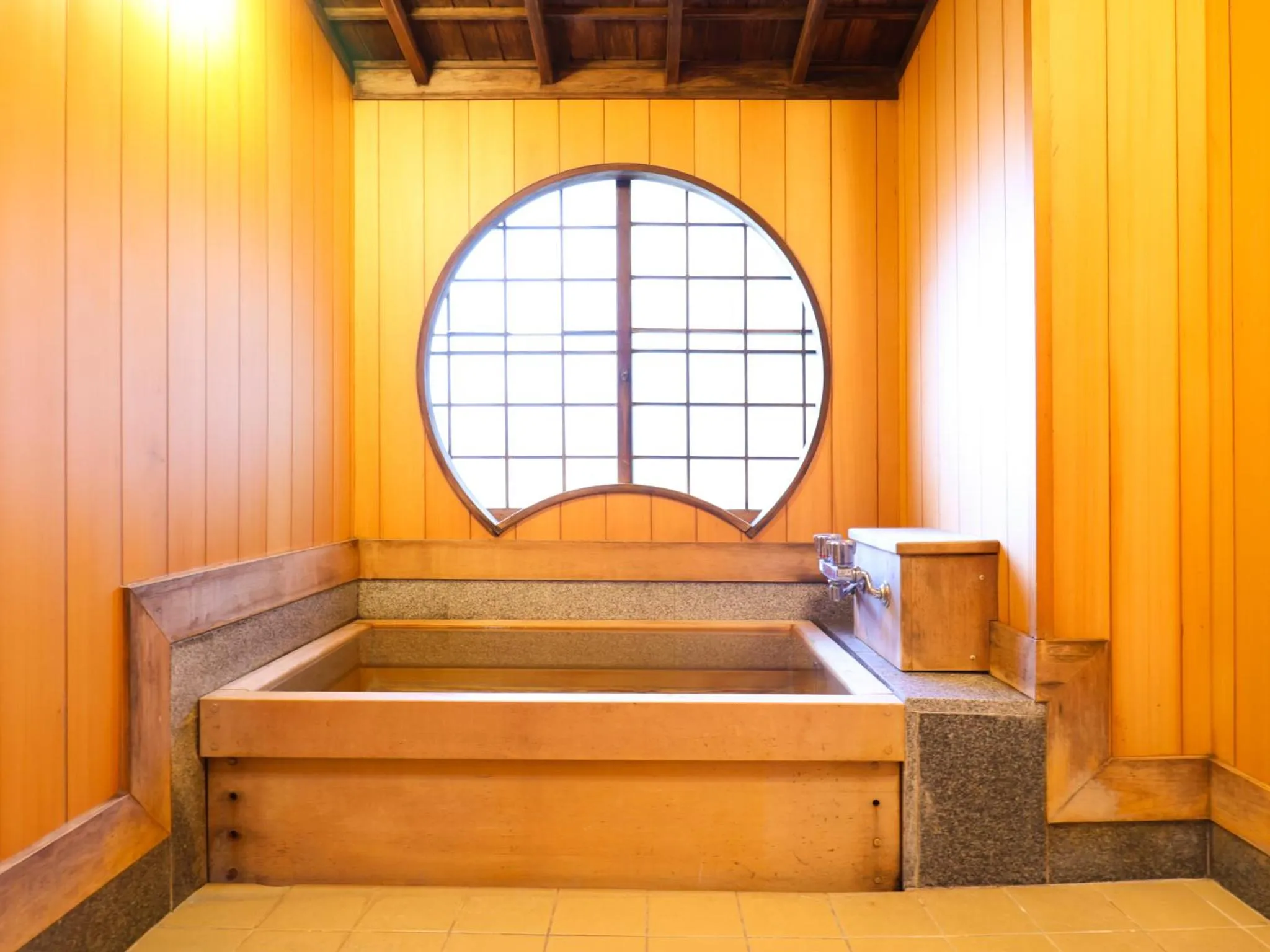 Hot Spring Bath in Futsukaichi Hot Spring - Daimaru Besso