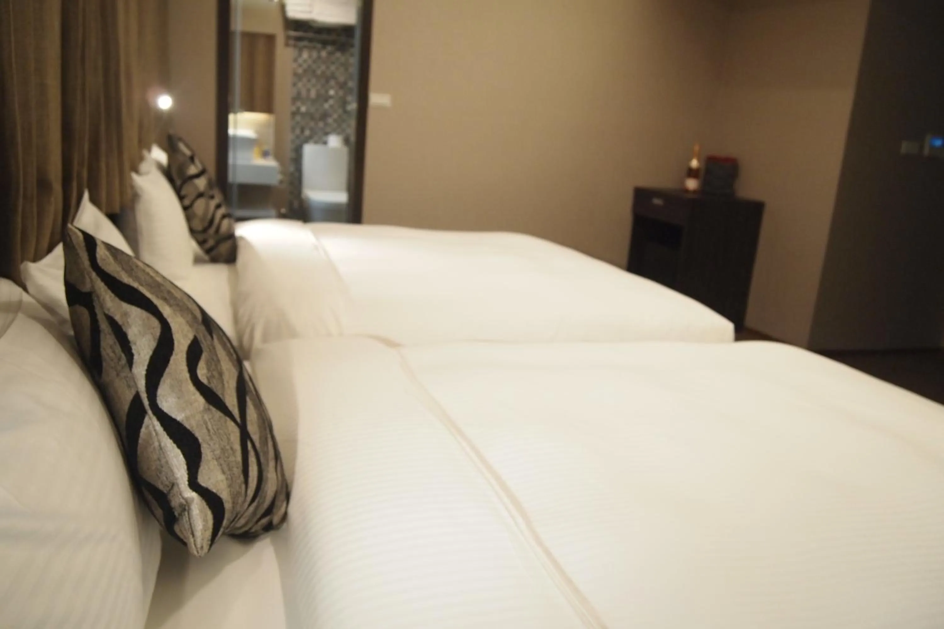 Bathroom, Bed in Fairytale Yi Su Hotspring Hotel