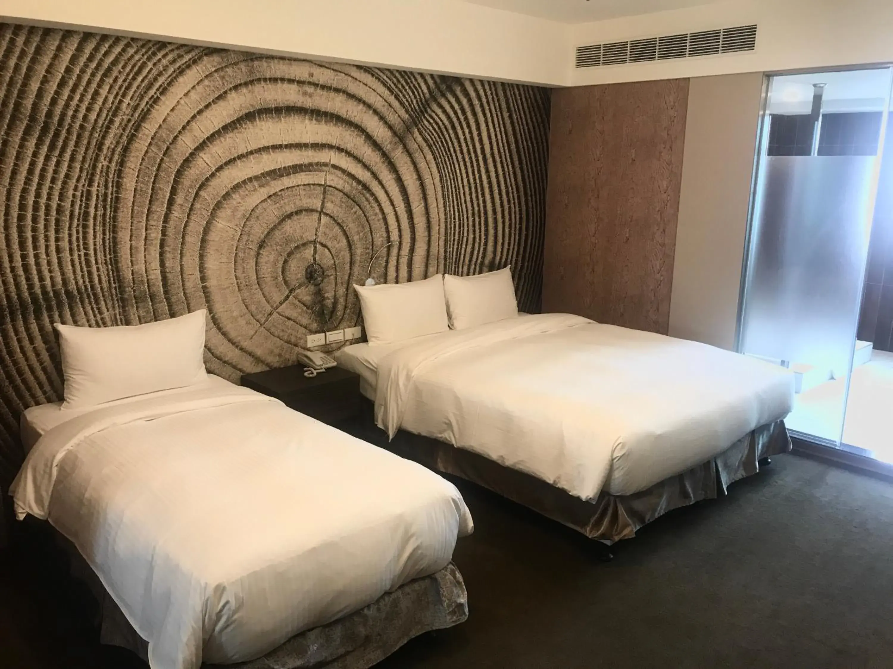 Classic Triple Room in Fairytale Yi Su Hotspring Hotel Classic Triple Room in Fairytale Yi Su Hotspring Hotel