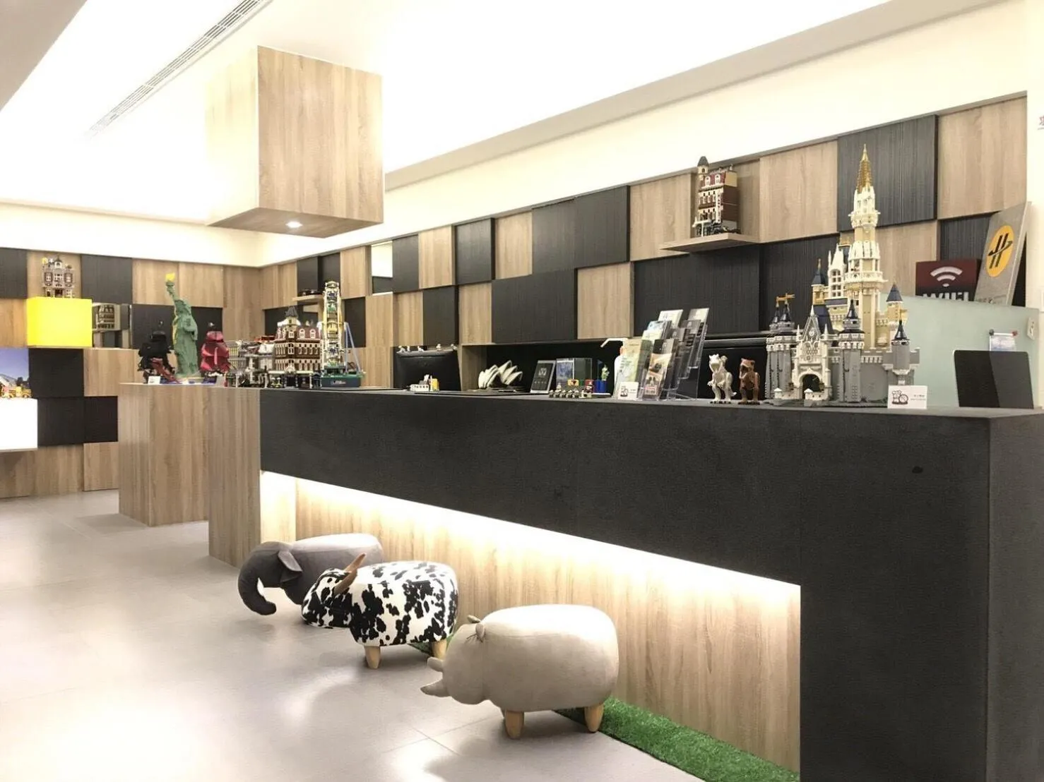 Communal lounge/ TV room in Fairytale Yi Su Hotspring Hotel