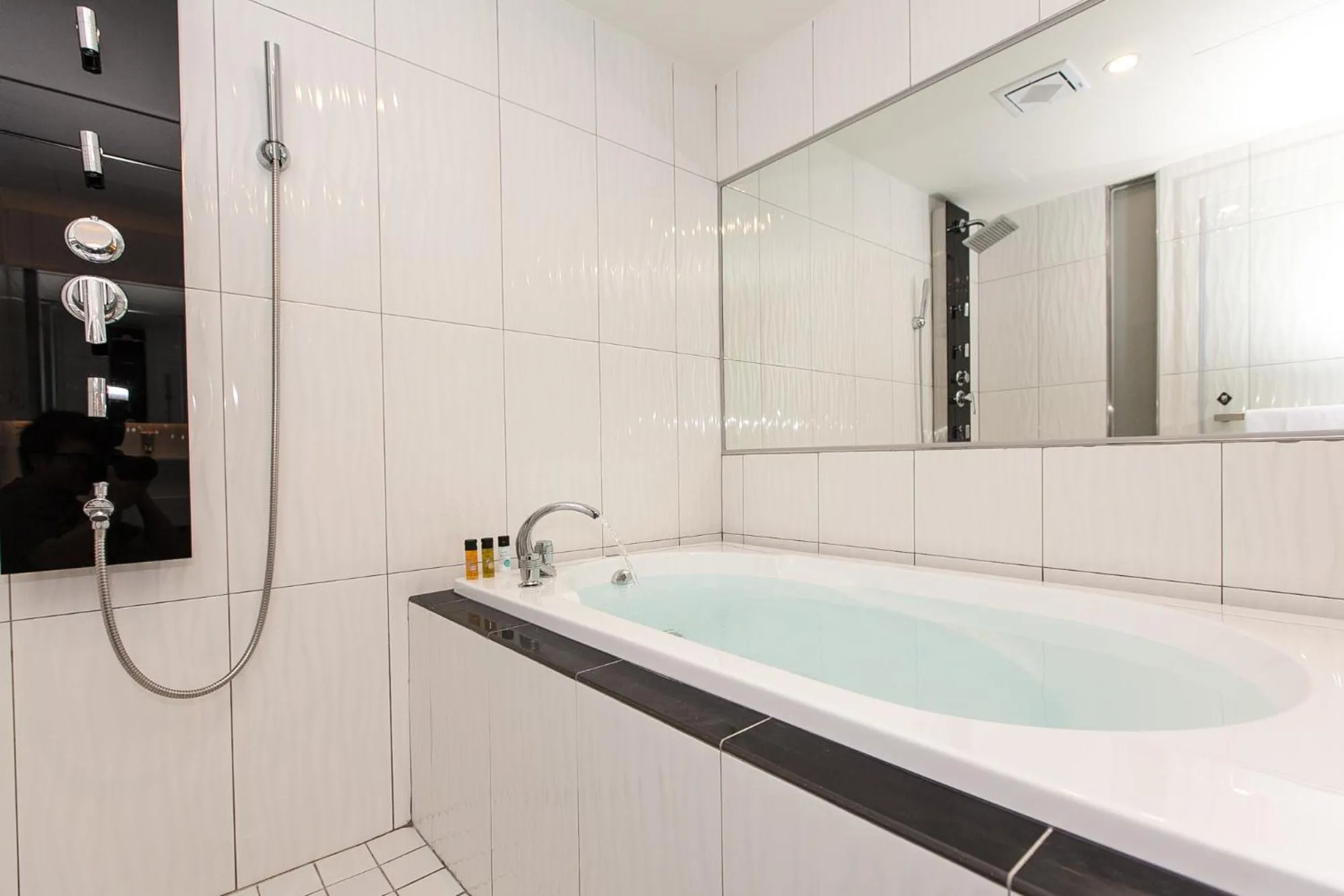 Bathroom in Fairytale Yi Su Hotspring Hotel