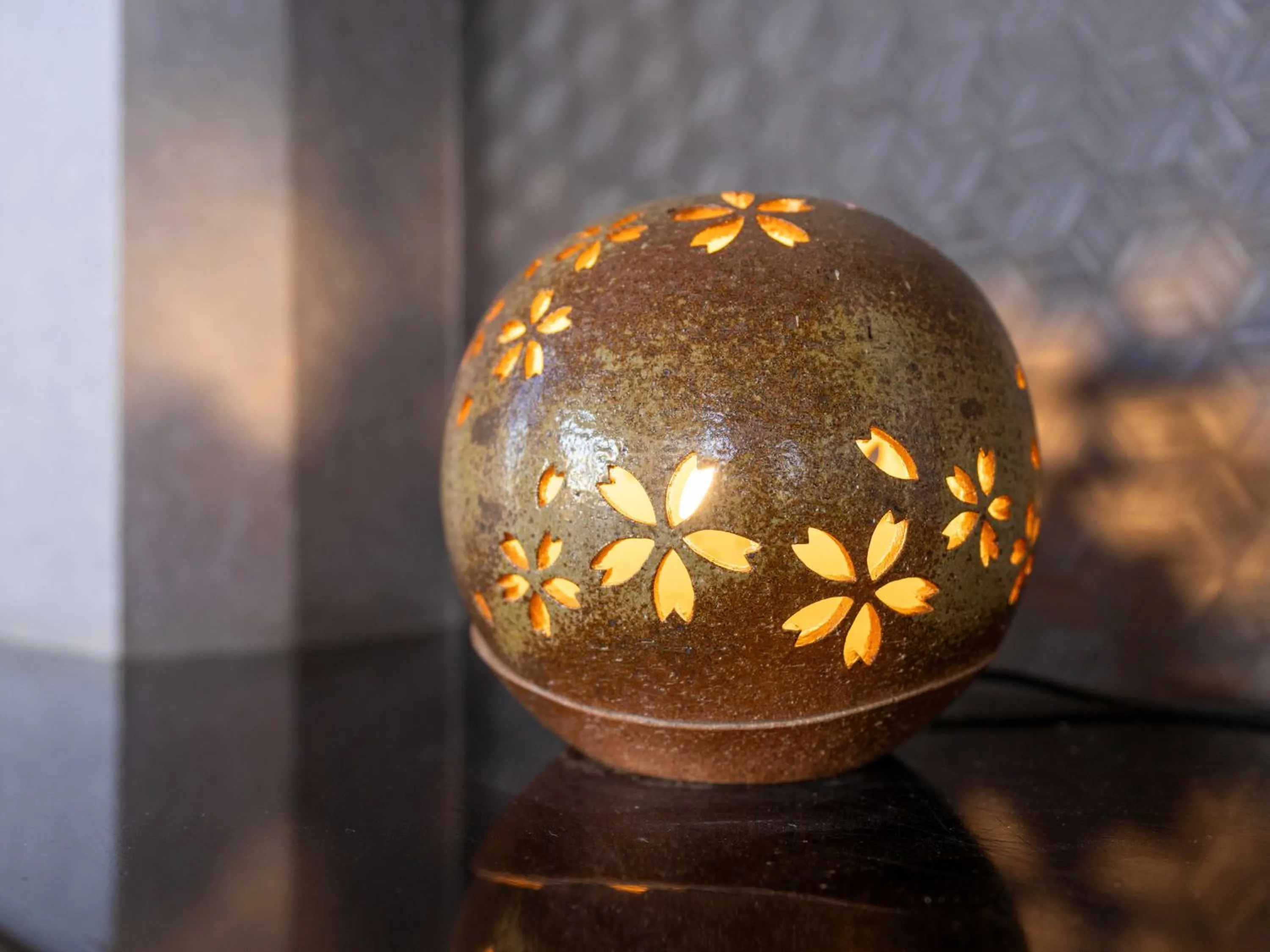 Decorative detail in Enmeikan