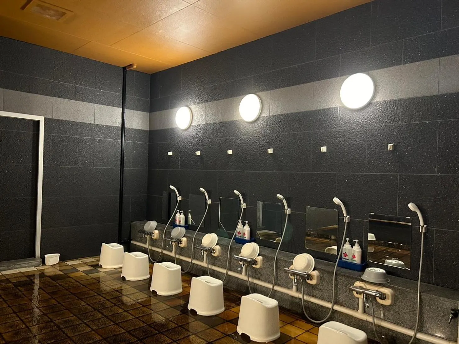 Public Bath in Enmeikan