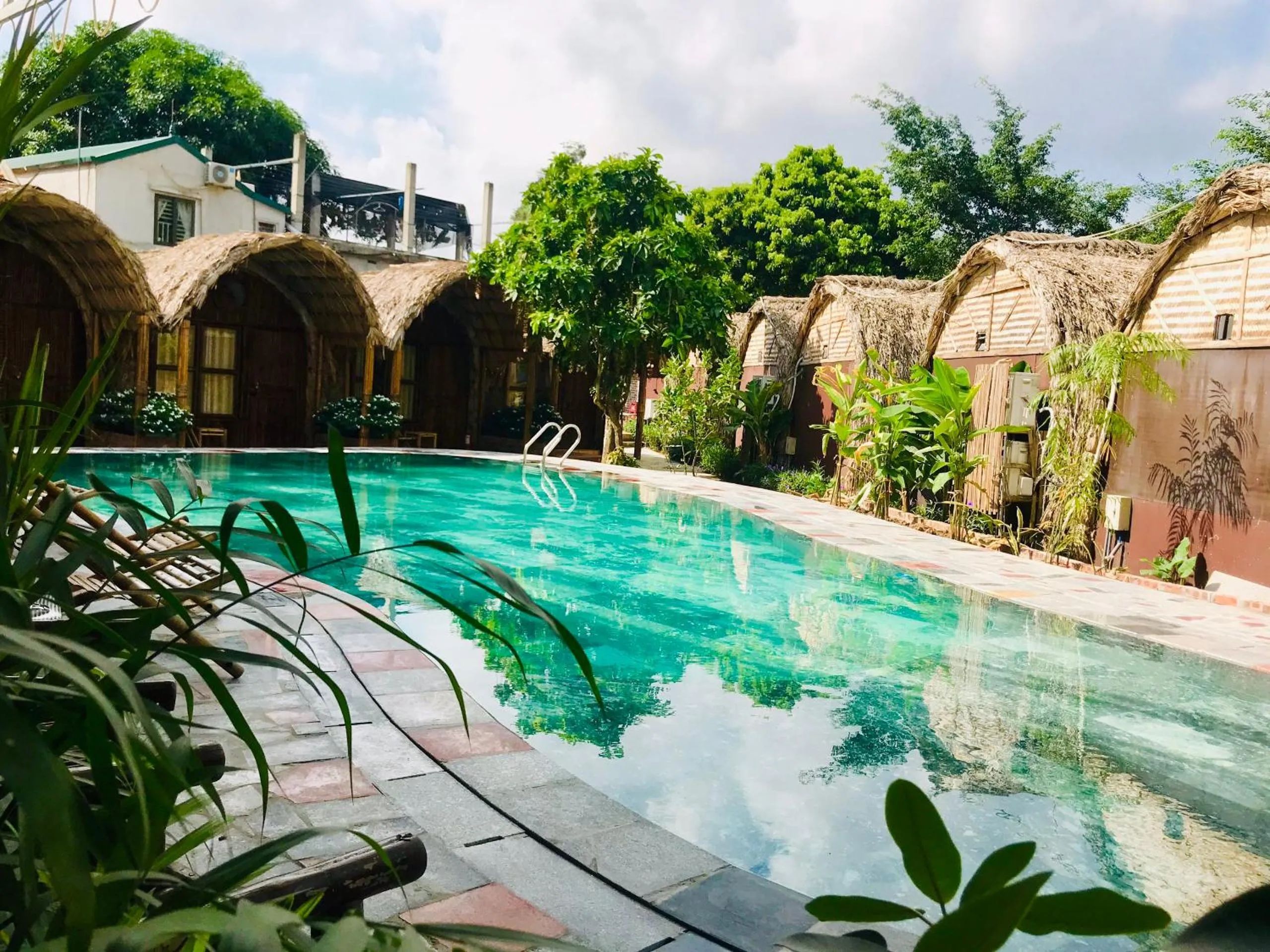 Swimming pool in Tam Coc Bungalow
