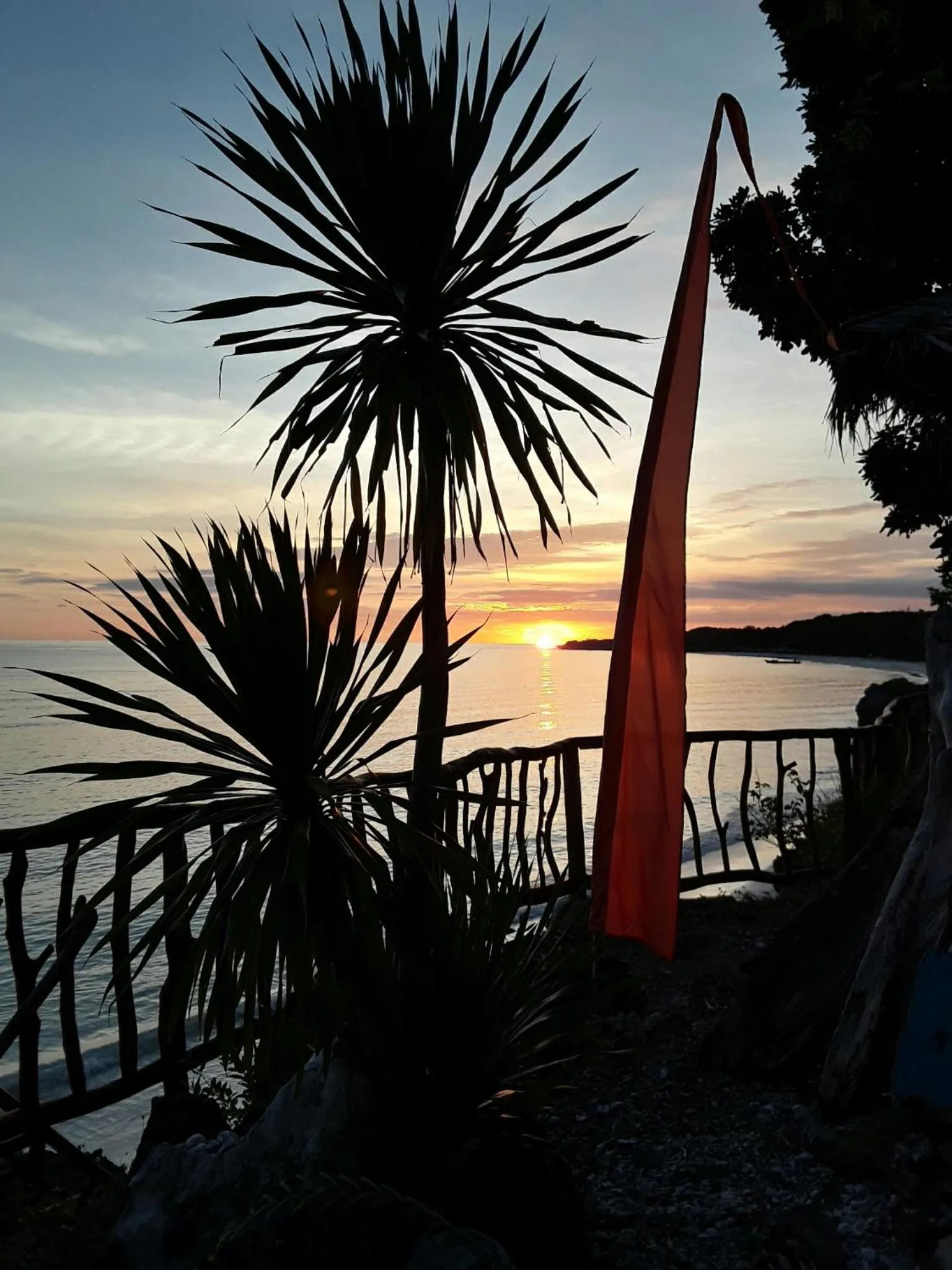 Beach in Nini's Beach Bungalows