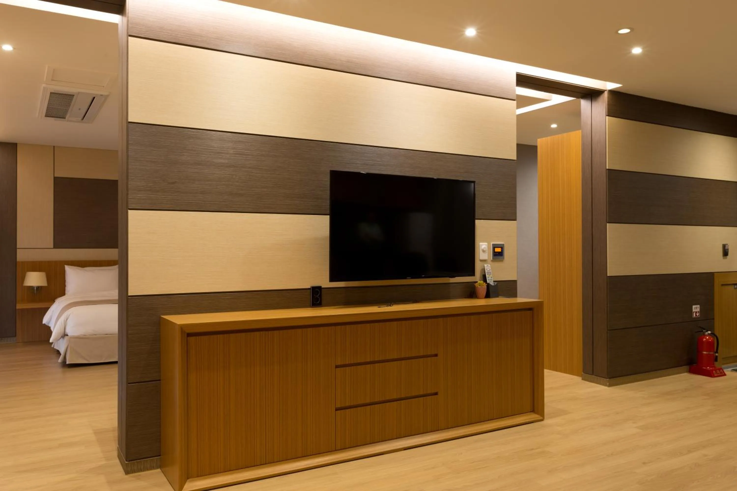 TV and multimedia, Bed in Incheon Stay Hotel