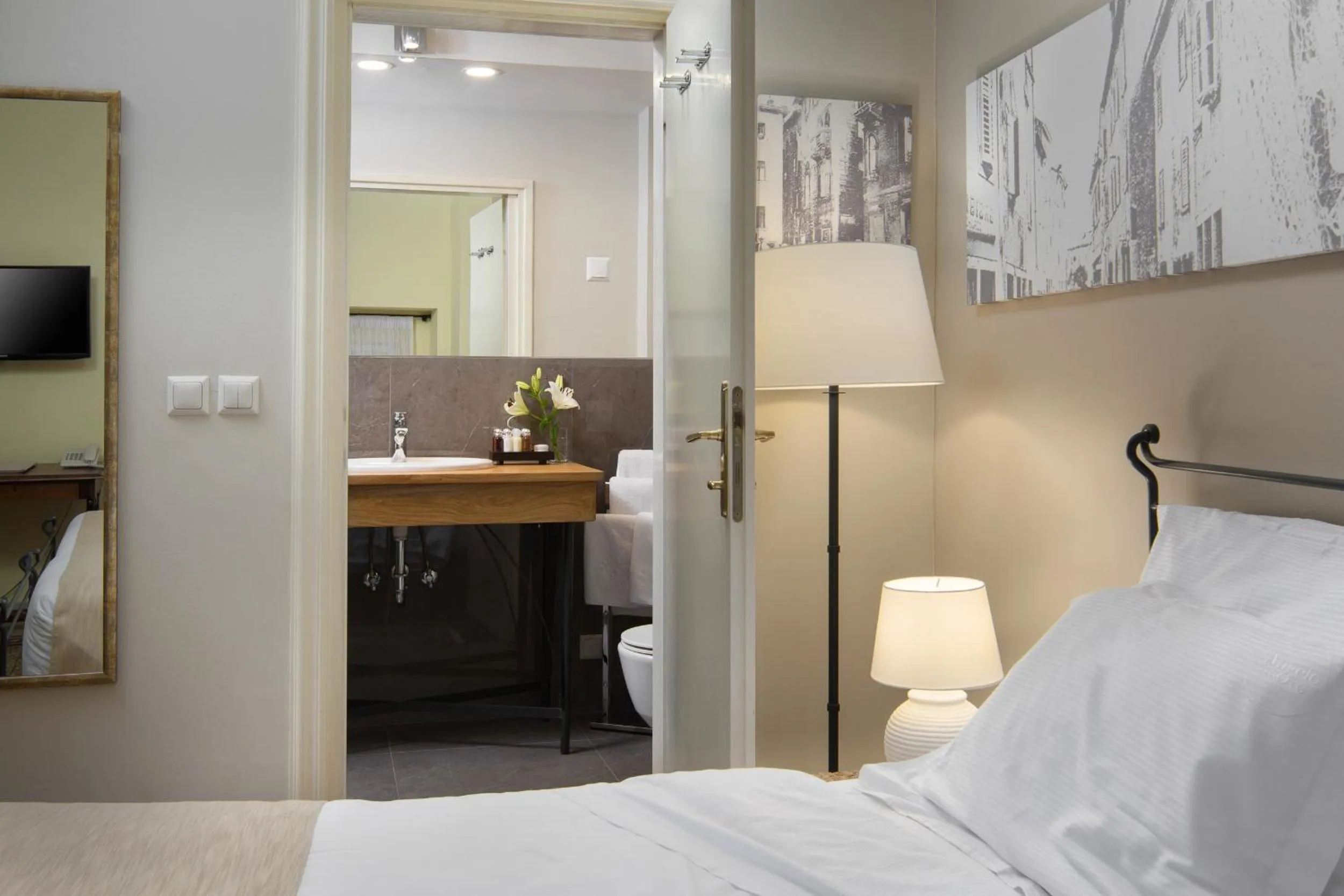 Shower in Hotel Angelo d'Oro