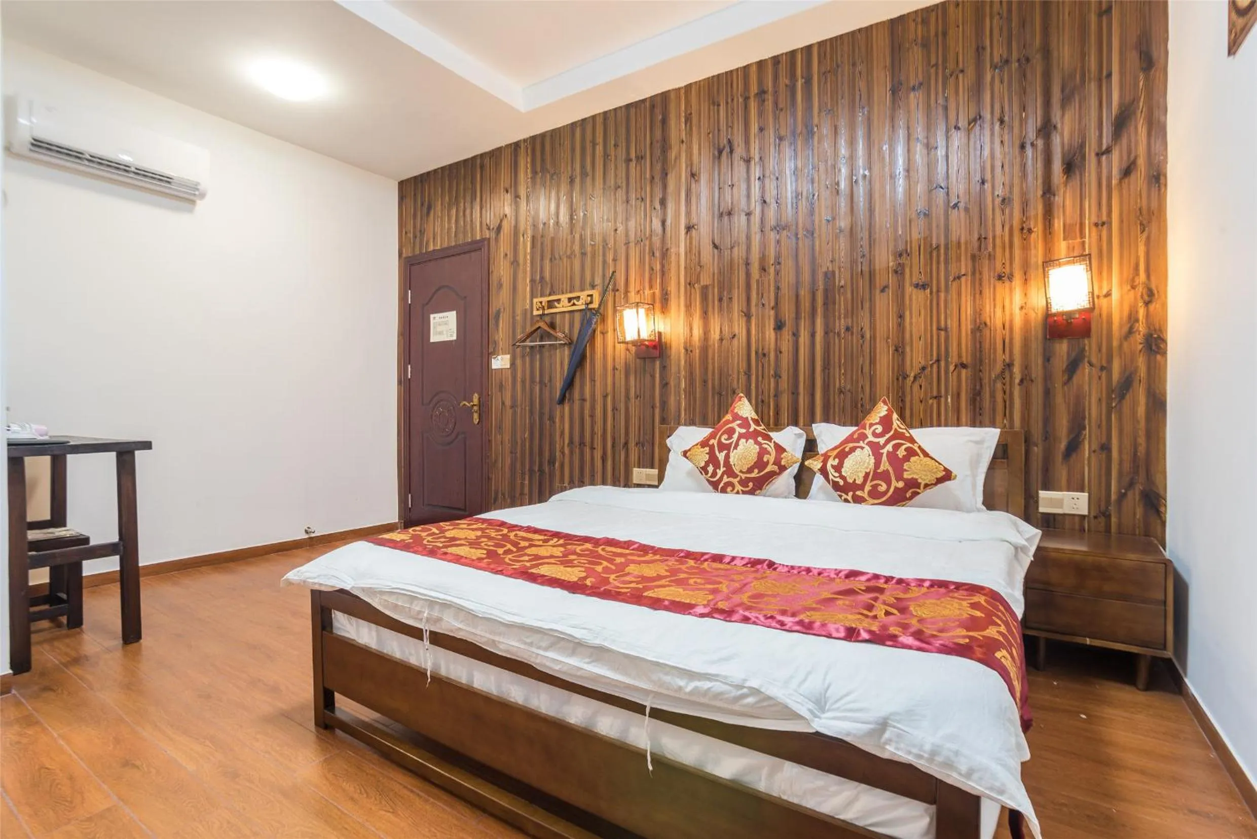 Photo of the whole room, Bed in Chaozhou Hello Inn