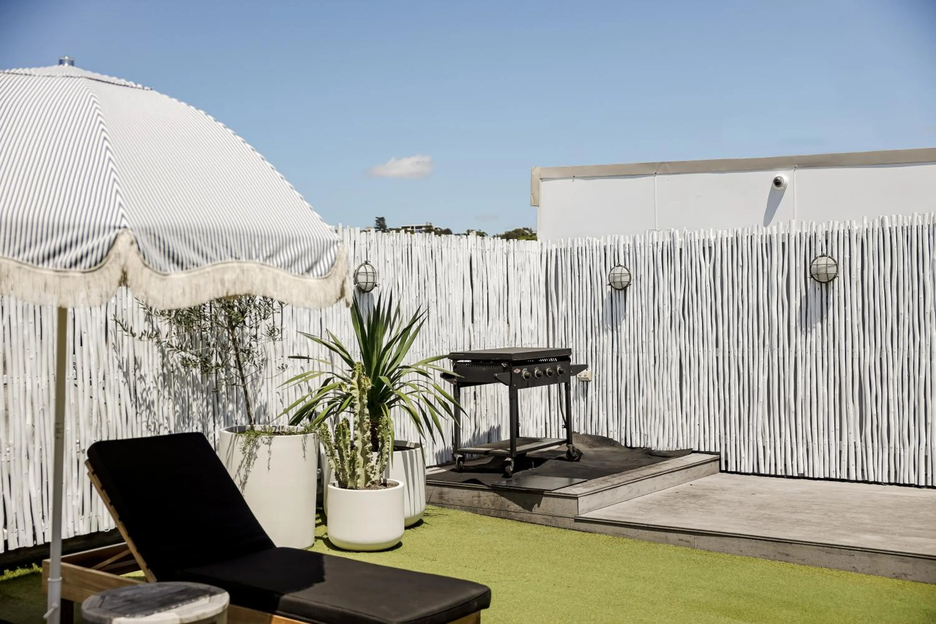 BBQ facilities in Wake Up! Bondi Beach