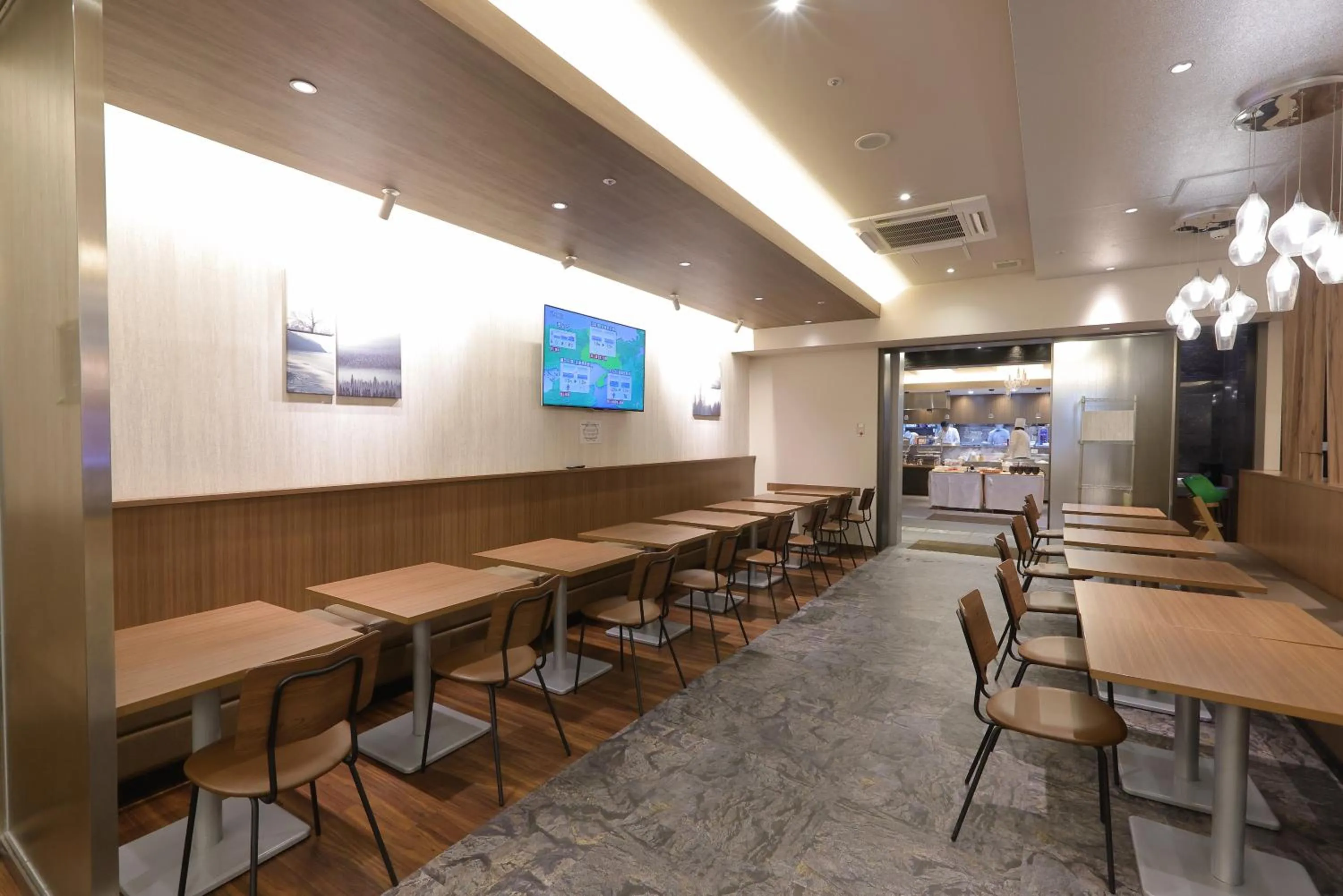 Restaurant/places to eat in Shinsaibashi Grand Hotel Osaka