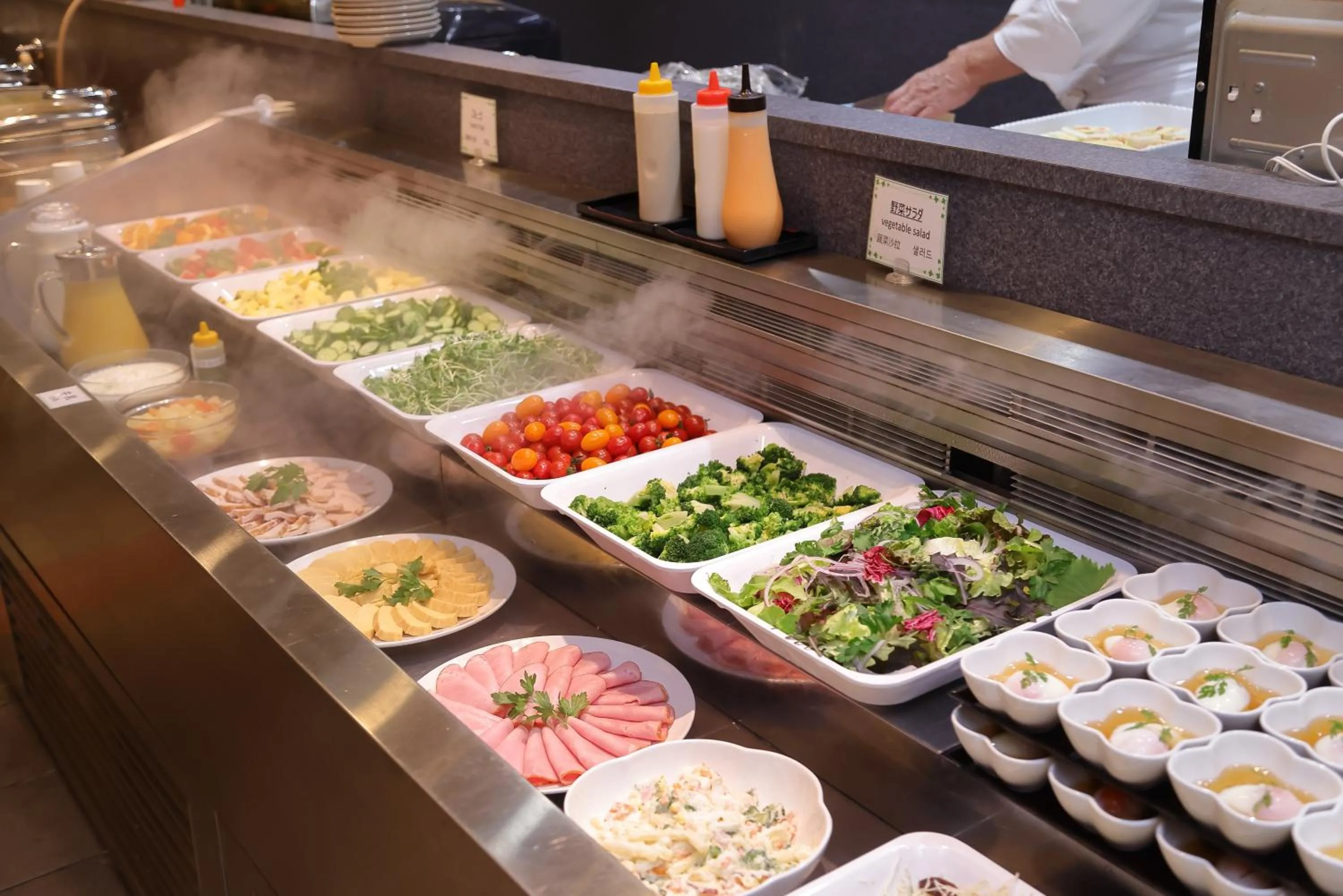 Restaurant/places to eat in Shinsaibashi Grand Hotel Osaka