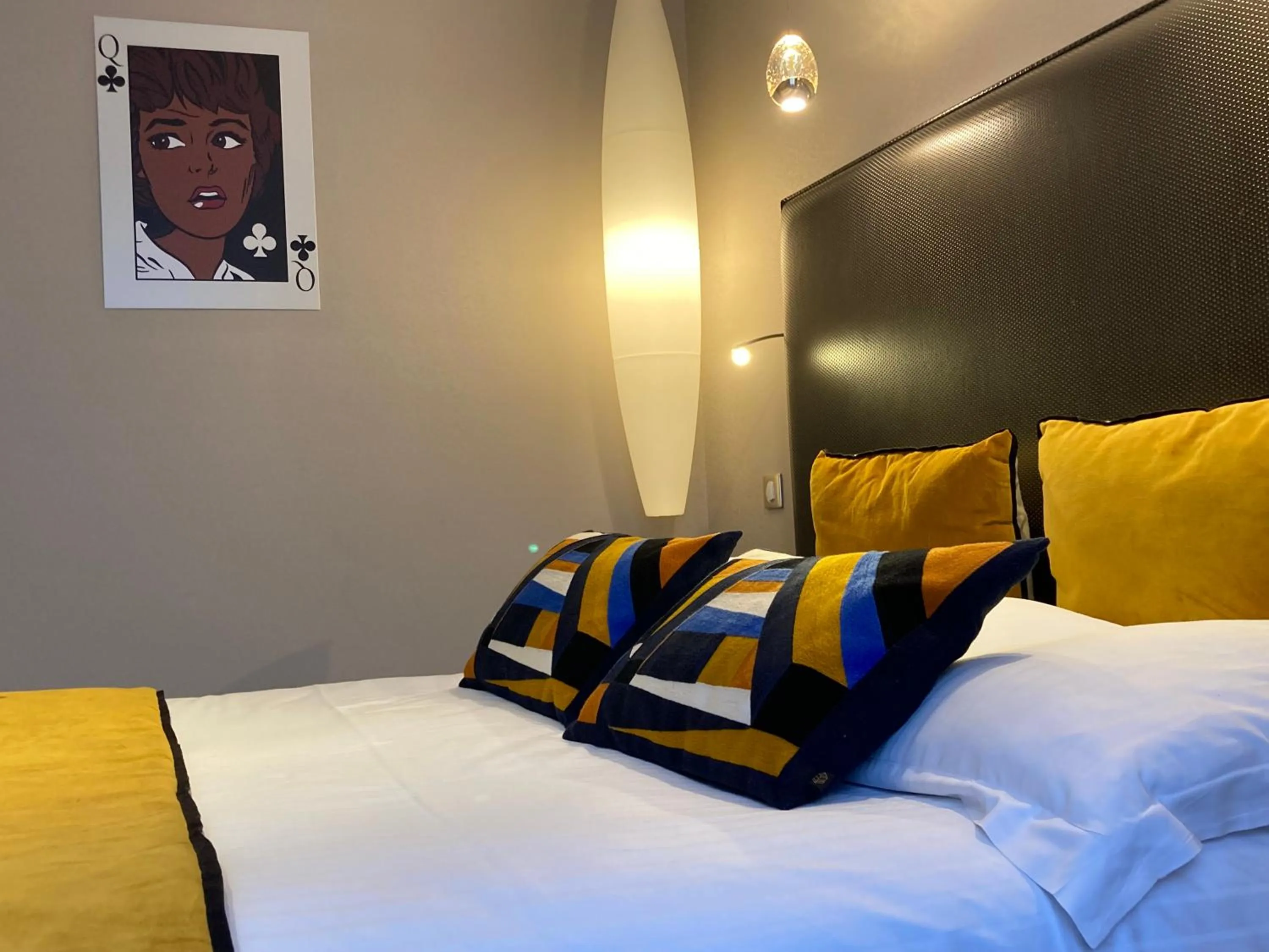 Bed in Hôtel des Princes, Chambéry Centre