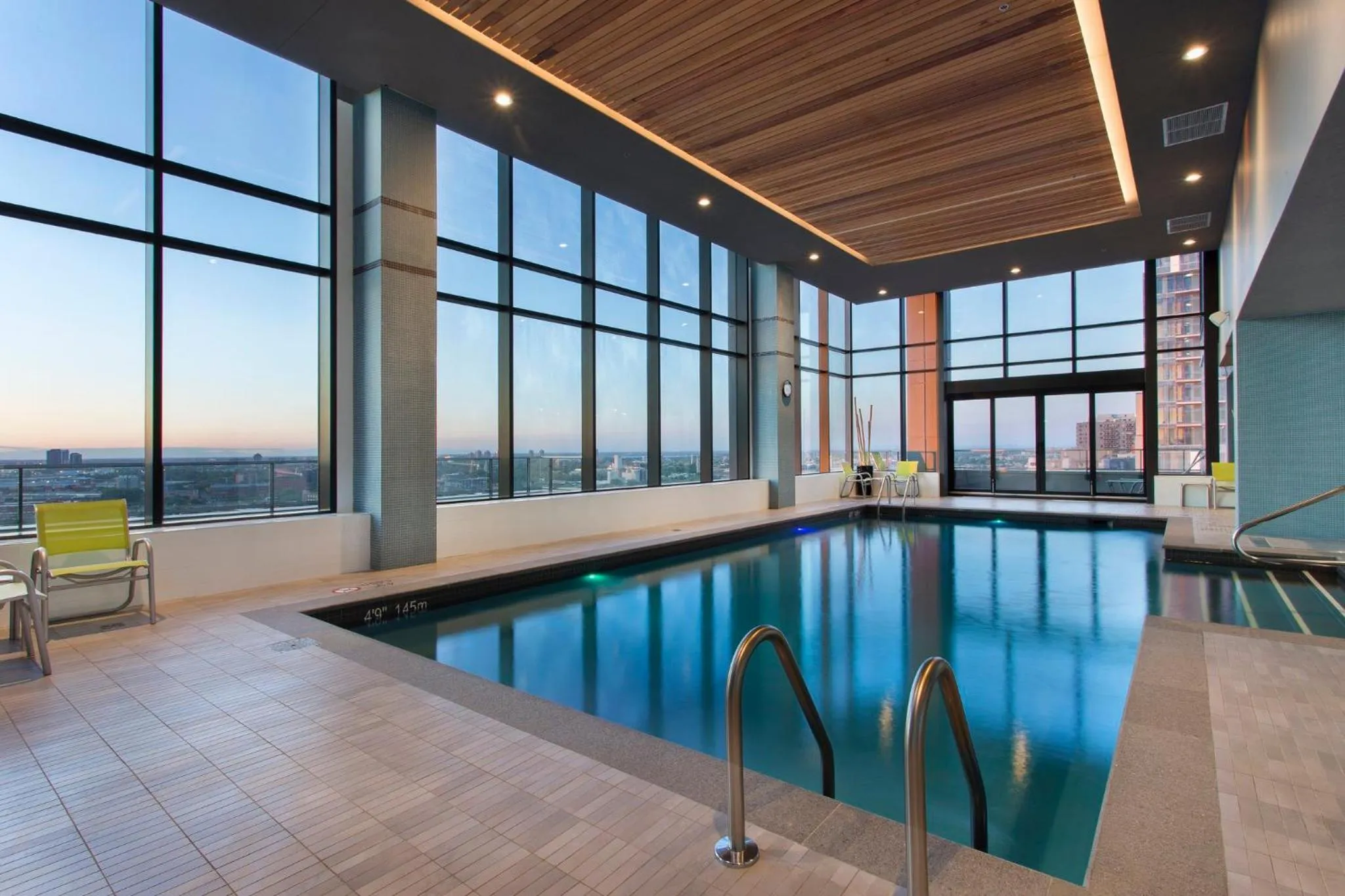 Swimming pool in Holiday Inn Hotel & Suites - Montreal Centre-ville Ouest by IHG
