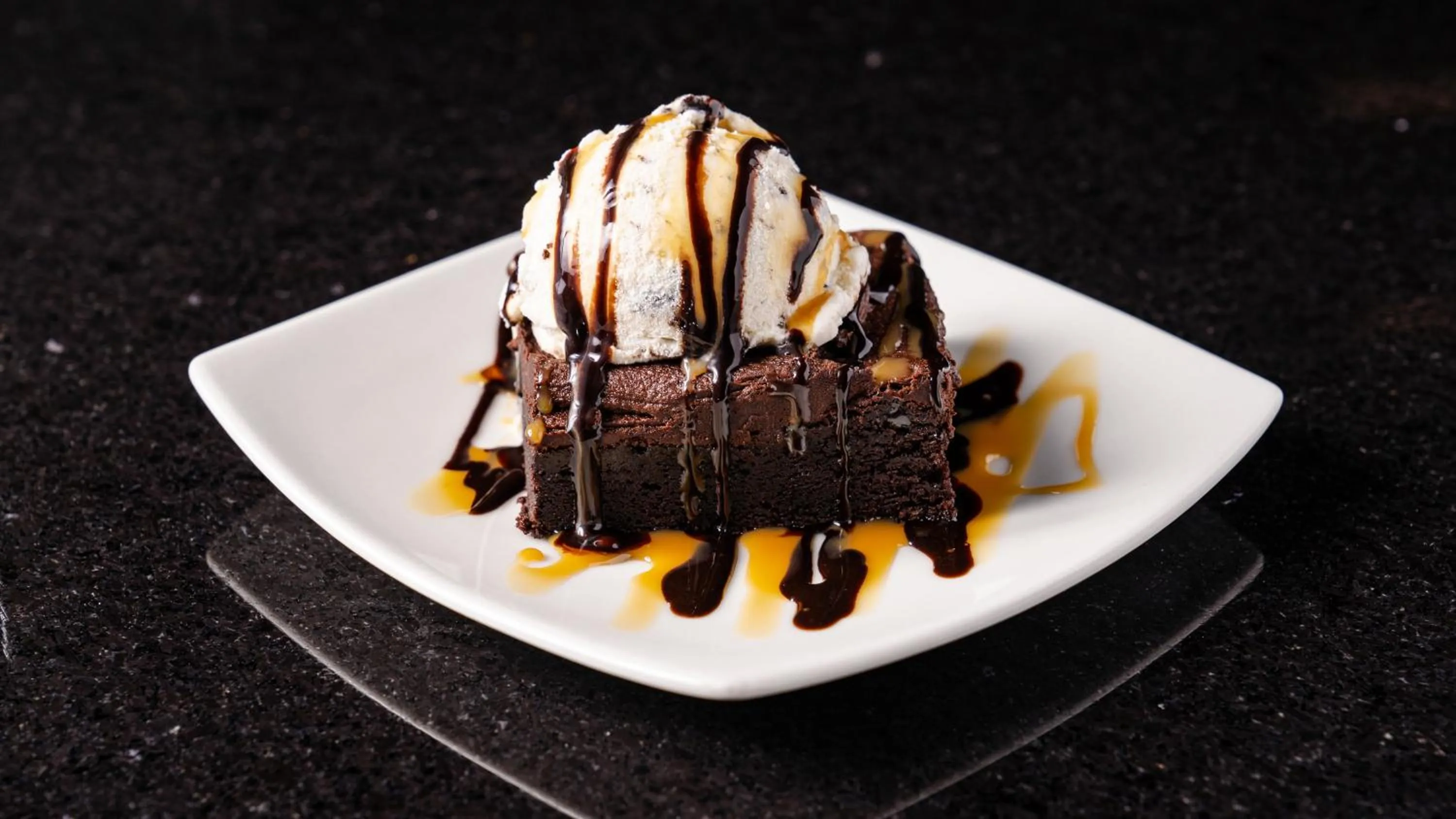 Restaurant/places to eat in Holiday Inn Hotel & Suites - Montreal Centre-ville Ouest by IHG