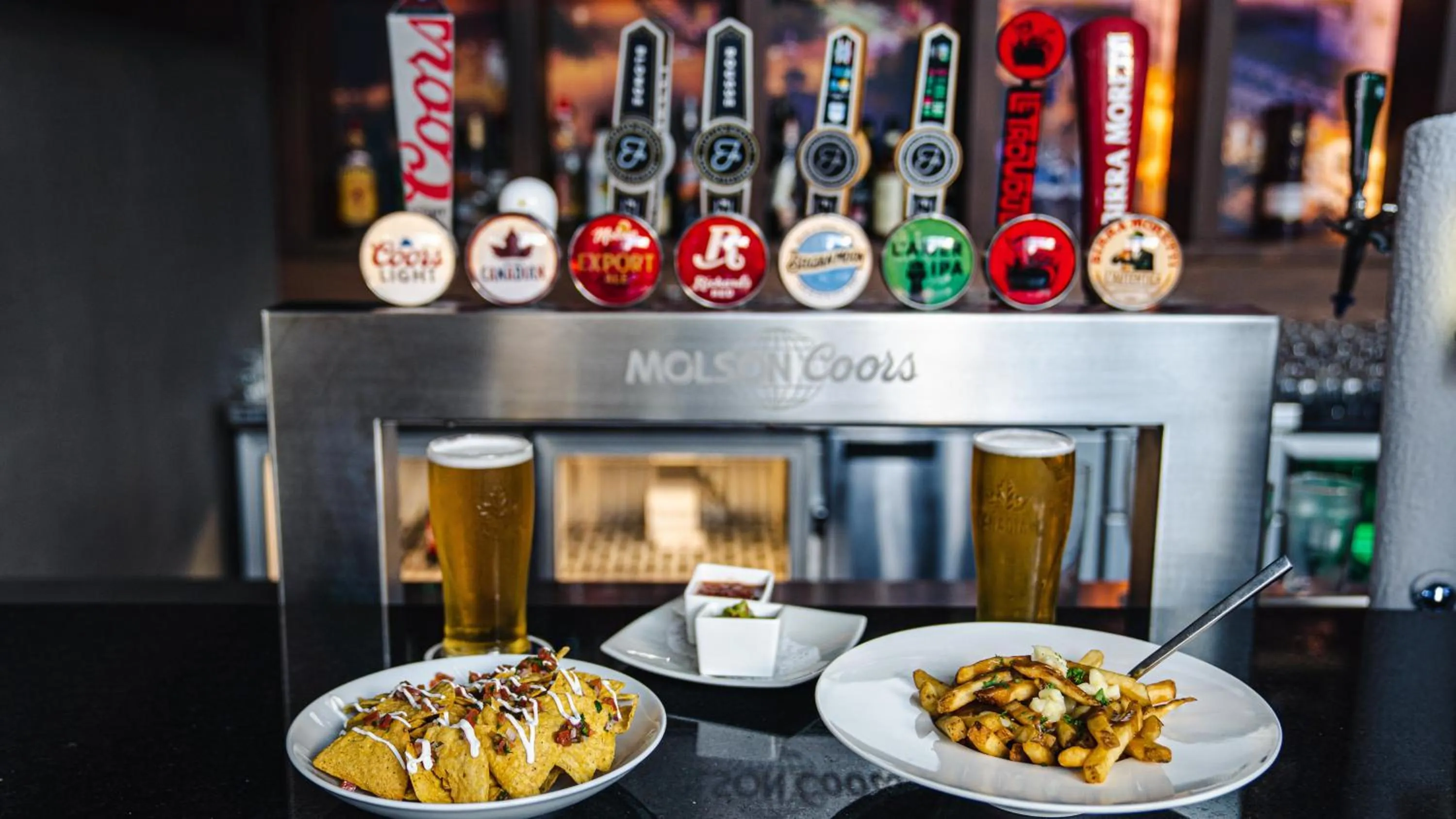 Restaurant/places to eat in Holiday Inn Hotel & Suites - Montreal Centre-ville Ouest by IHG