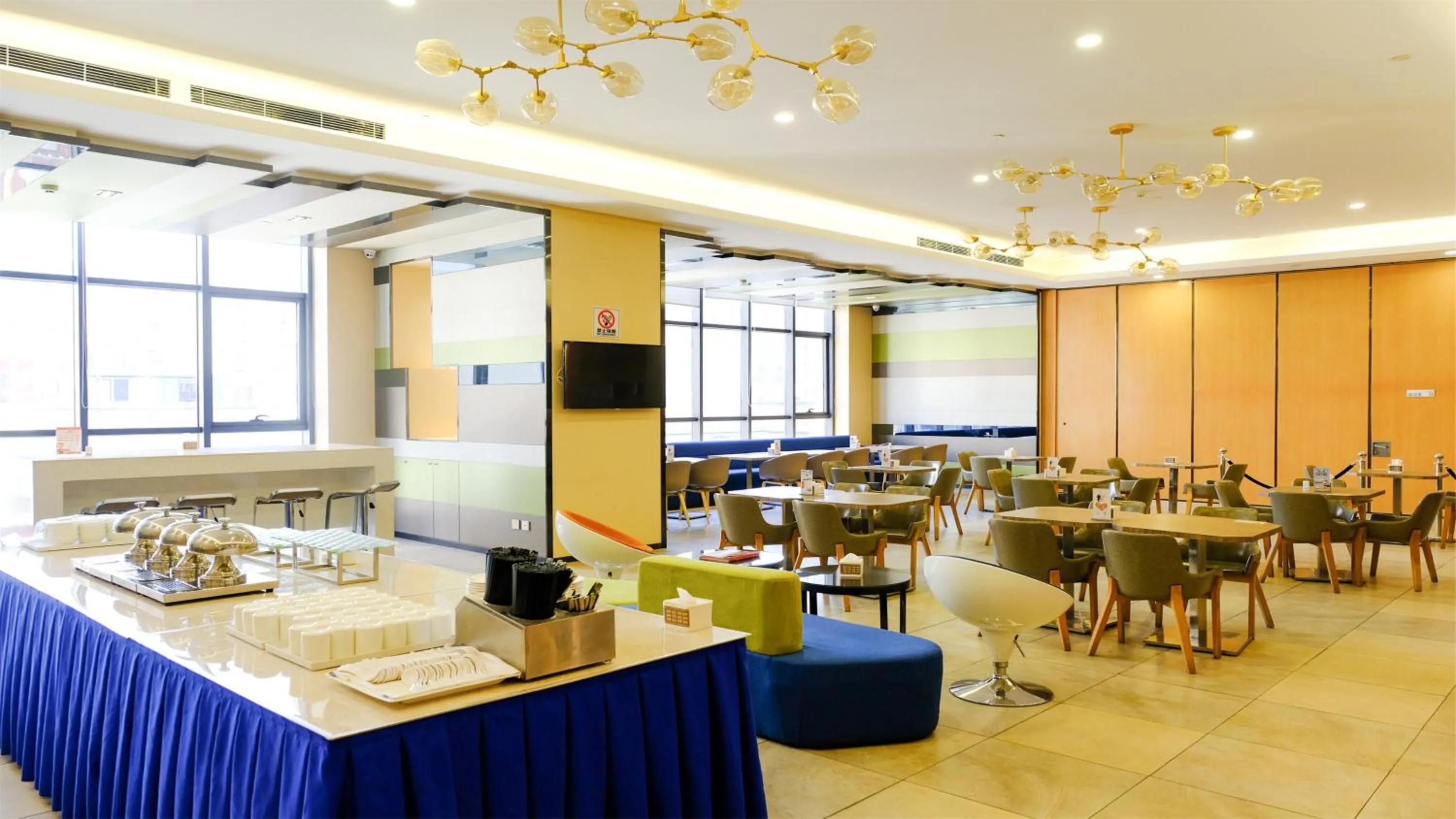 Restaurant/Places to Eat in Holiday Inn Express Zhangjiakou Park View, an IHG Hotel