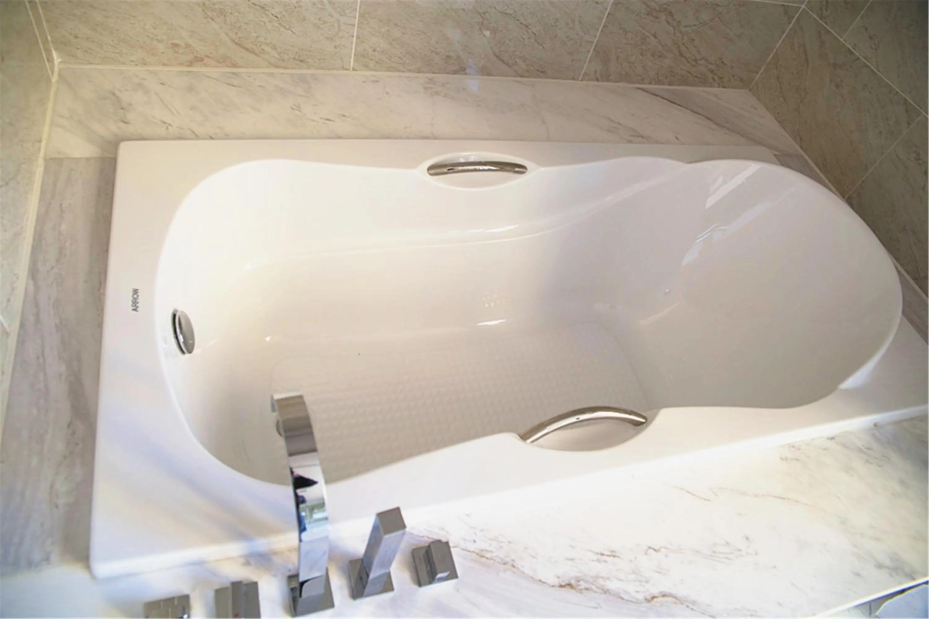 Hot Tub, Bathroom in Holiday Inn Express Zhangjiakou Park View, an IHG Hotel