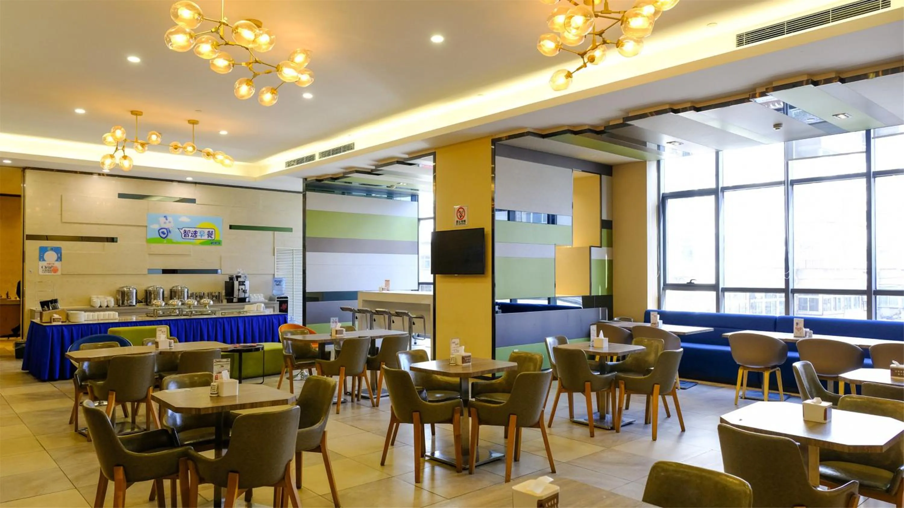 Breakfast, Restaurant/Places to Eat in Holiday Inn Express Zhangjiakou Park View, an IHG Hotel