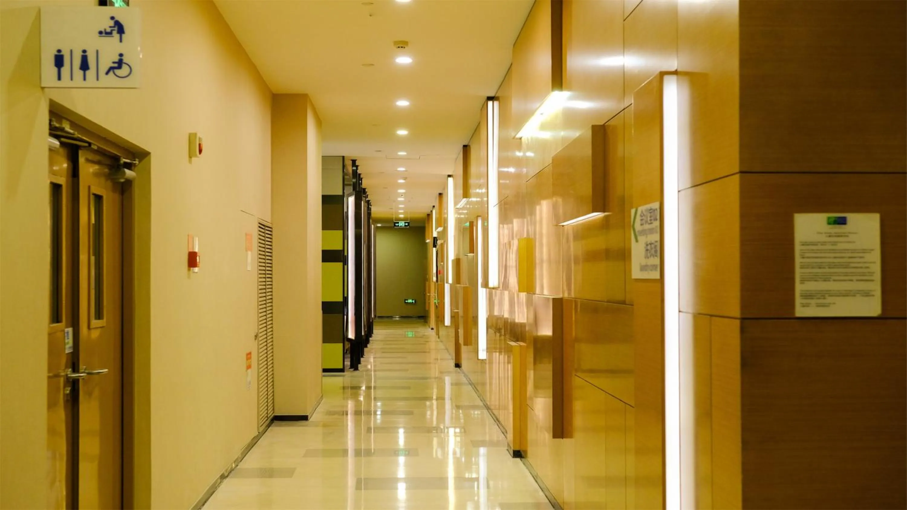 Property building in Holiday Inn Express Zhangjiakou Park View, an IHG Hotel