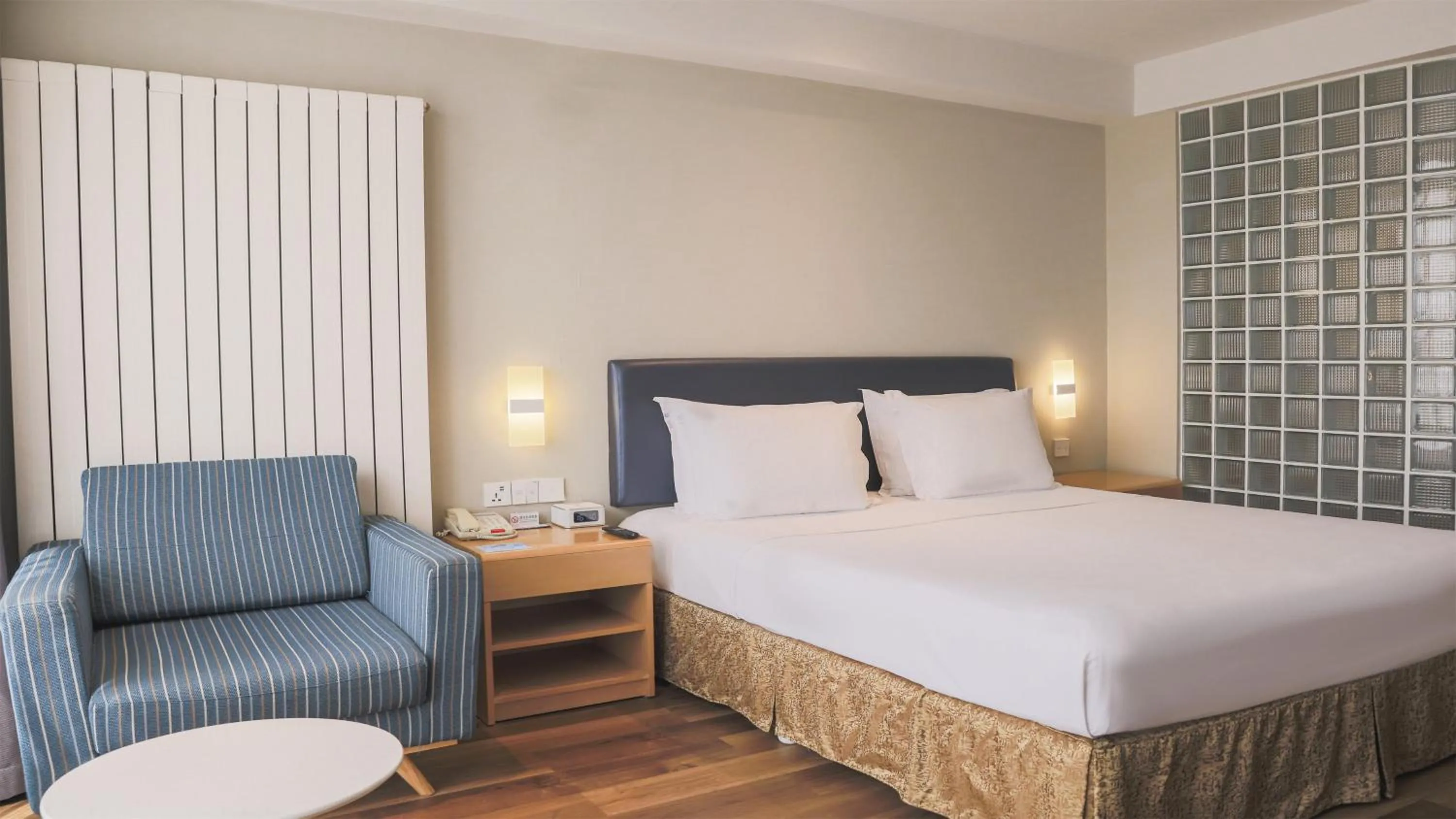 Photo of the whole room in Holiday Inn Express Zhangjiakou Park View, an IHG Hotel