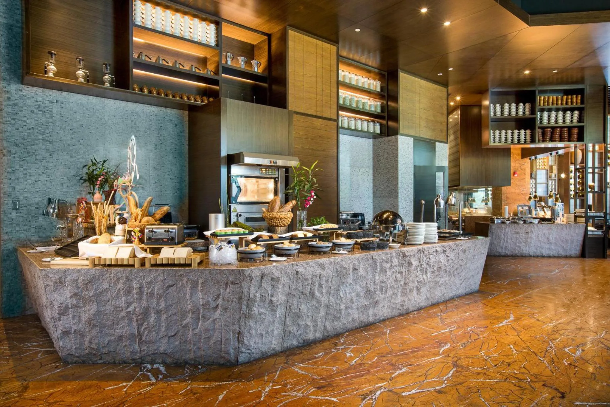 Restaurant/places to eat in Crowne Plaza Resort Changbaishan Hot Spring by IHG