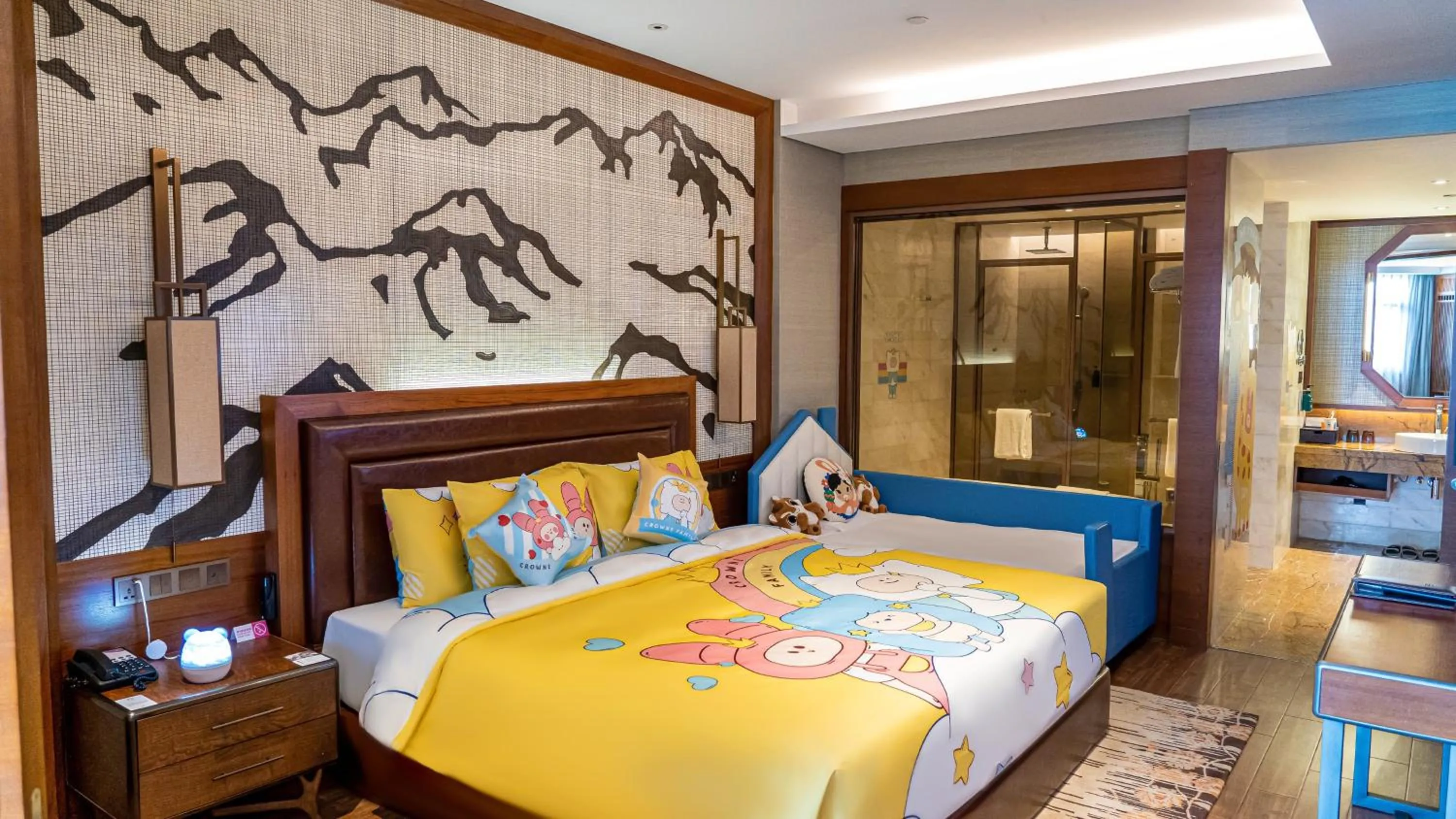 Photo of the whole room, Bed in Crowne Plaza Resort Changbaishan Hot Spring by IHG