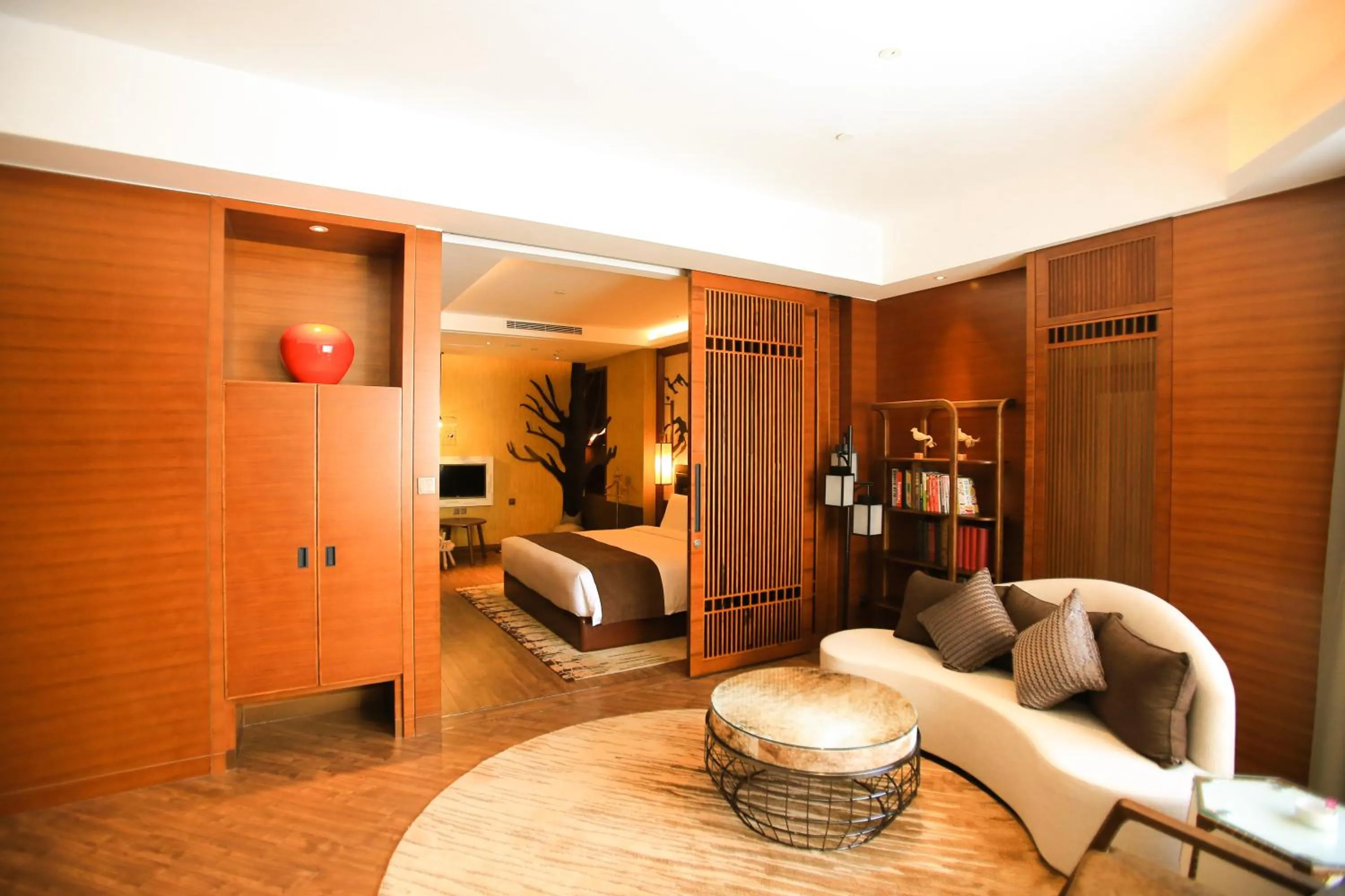 Living room, Bed in Crowne Plaza Resort Changbaishan Hot Spring by IHG