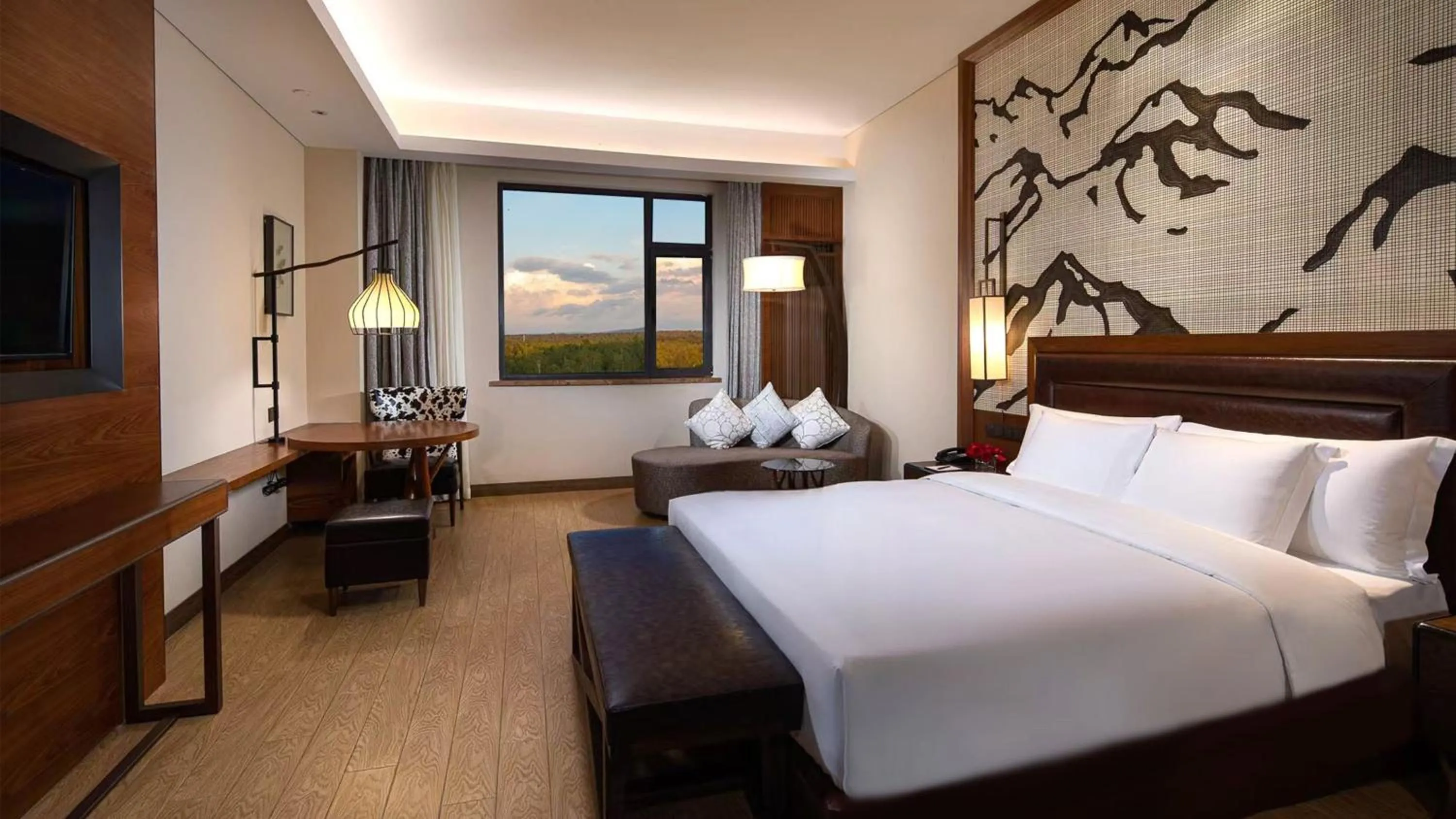 Photo of the whole room, Bed in Crowne Plaza Resort Changbaishan Hot Spring by IHG
