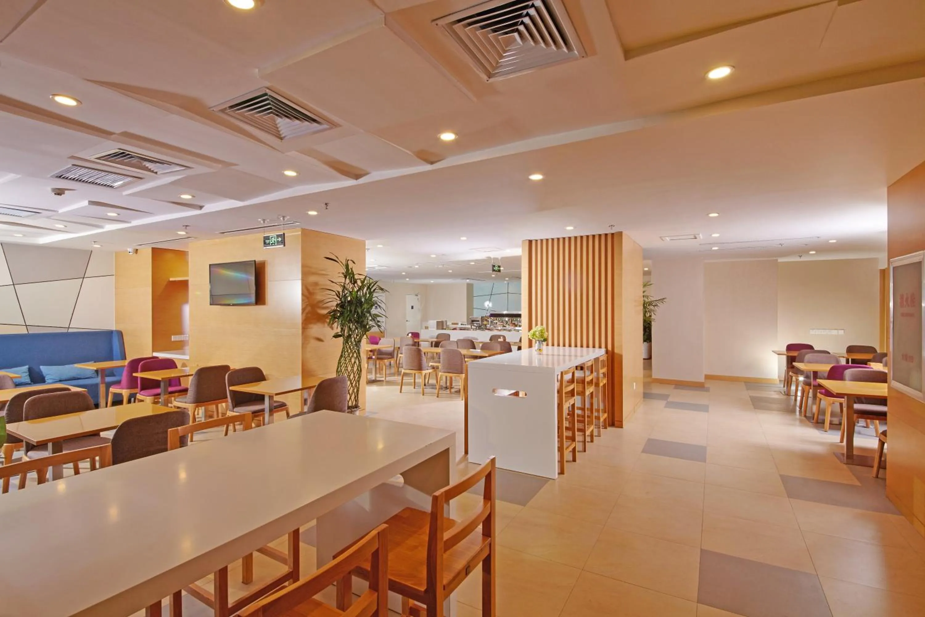 Restaurant/places to eat in Holiday Inn Express Tangshan Downtown by IHG