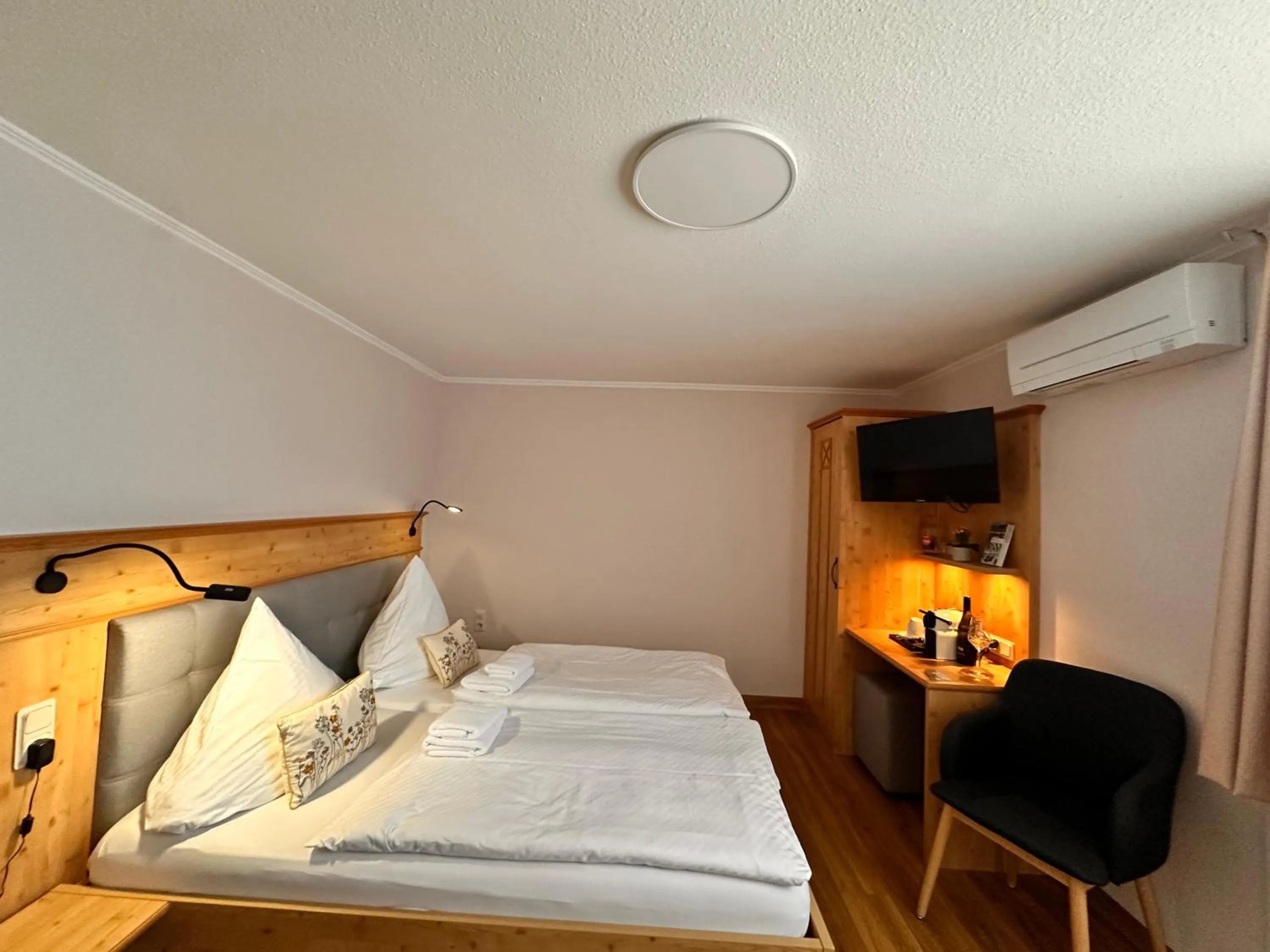 Bed in Gasthof Engel