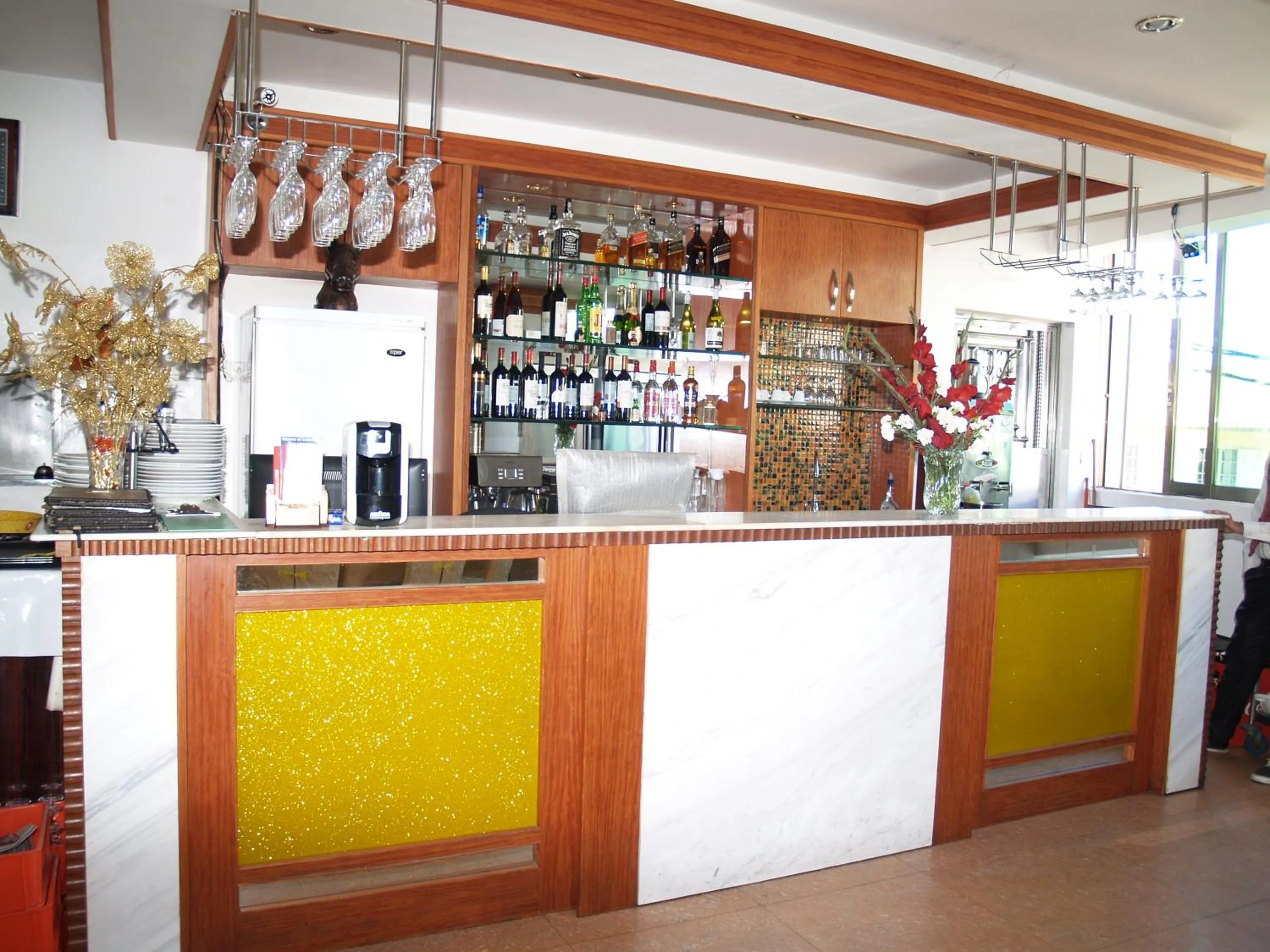 Lounge or bar in Evergreen Hotel