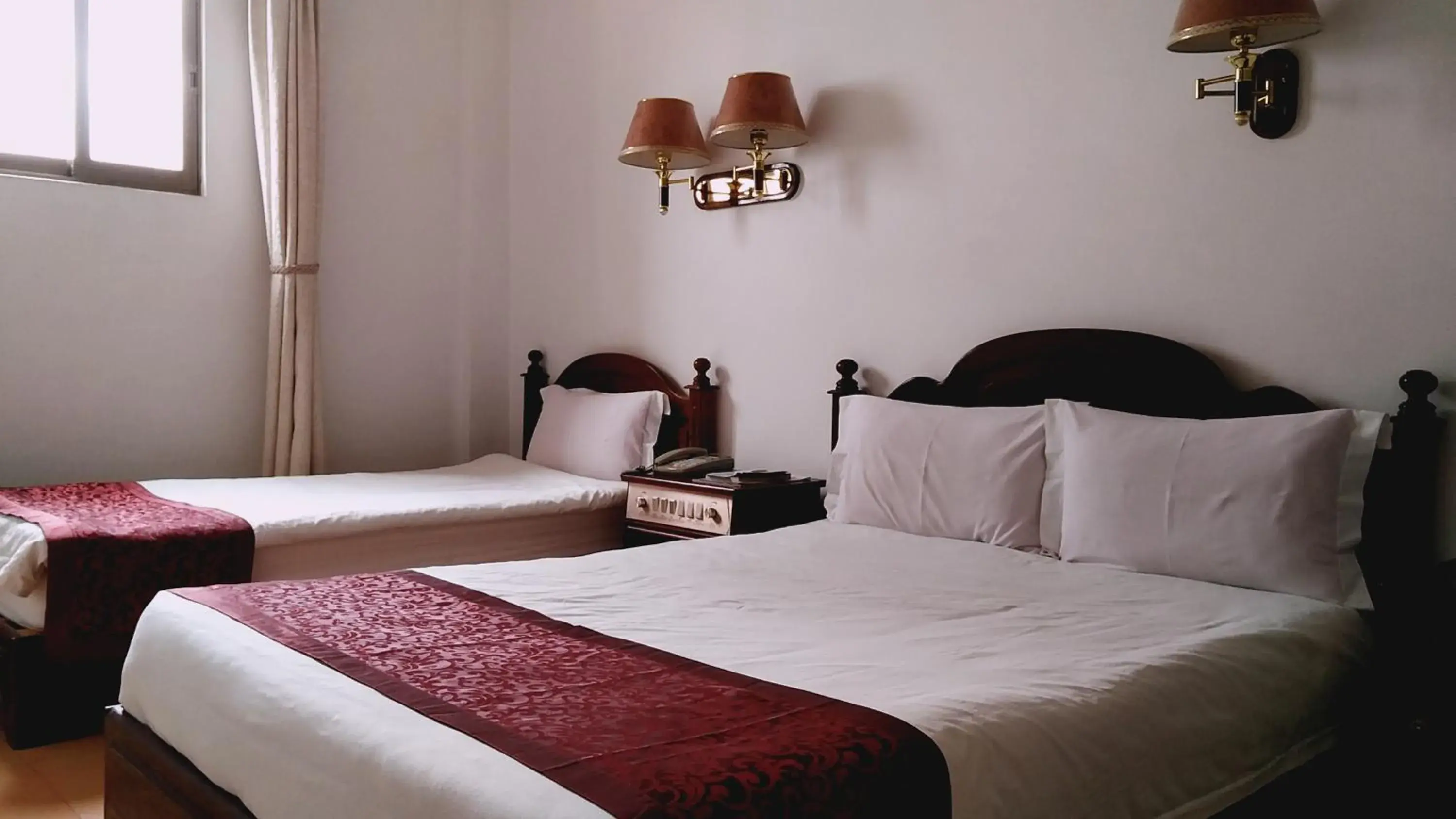 Comfort Triple Room in Evergreen Hotel Comfort Triple Room in Evergreen Hotel