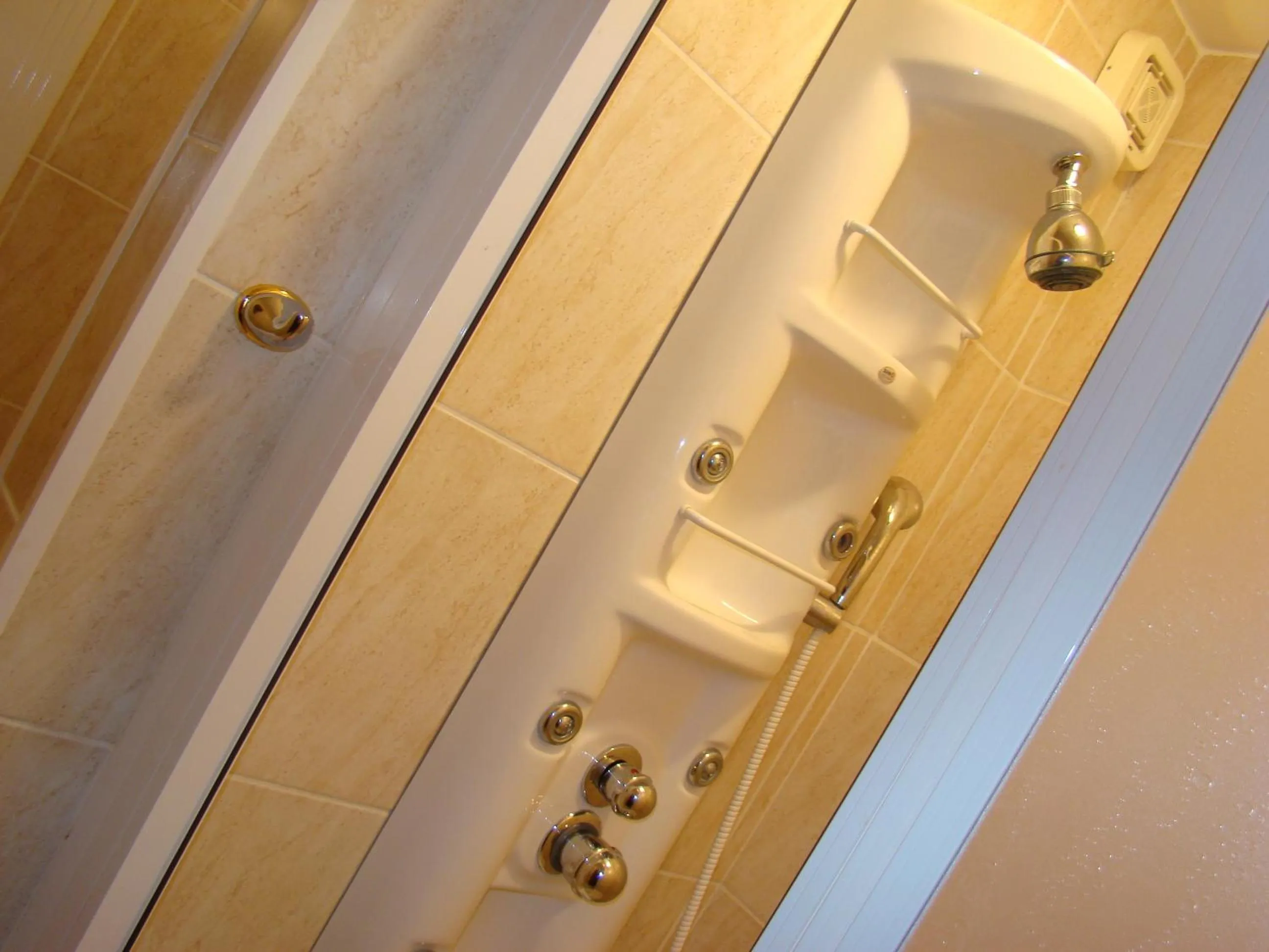 Shower in Hotel Vila Ariston