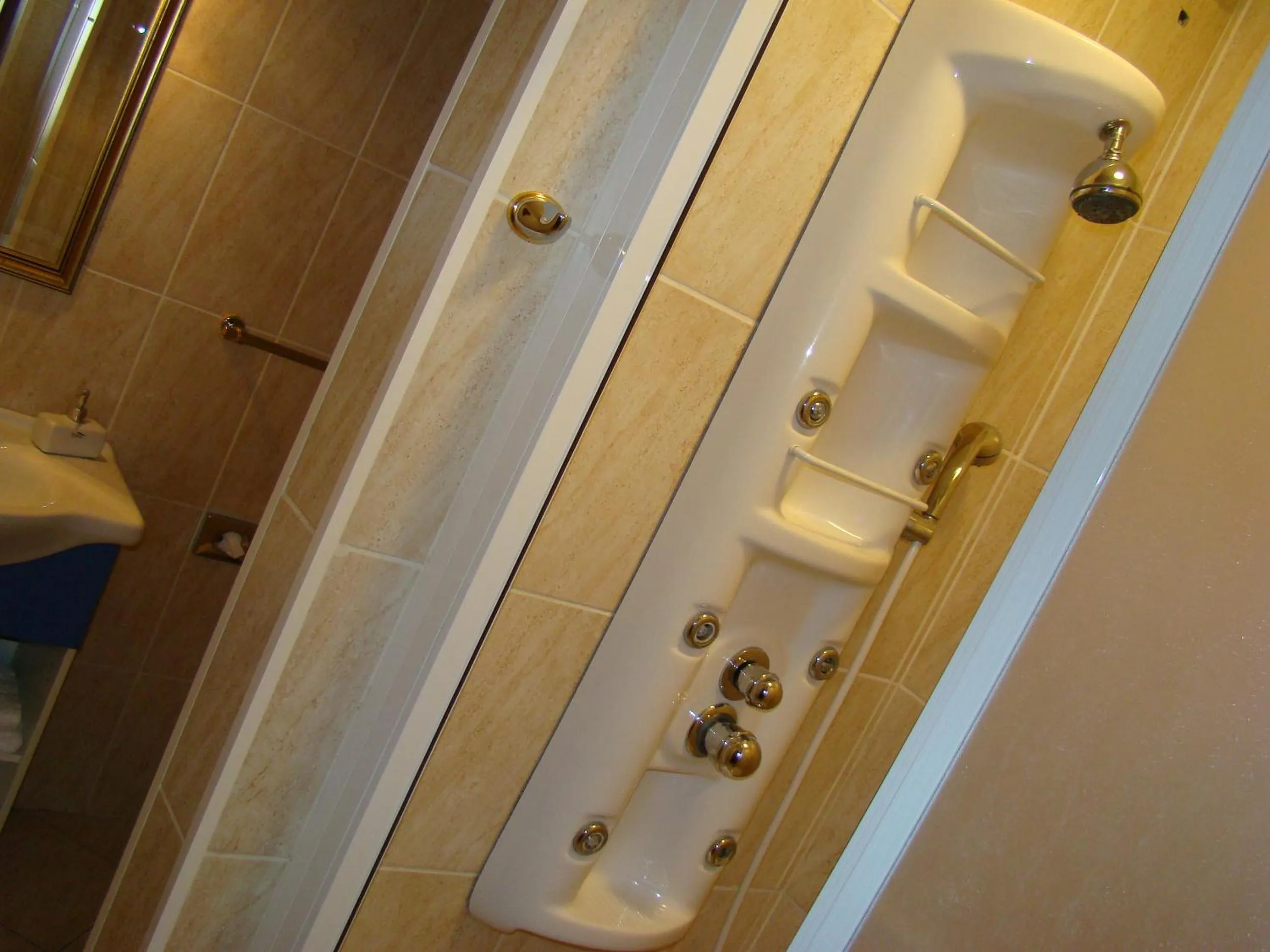 Shower in Hotel Vila Ariston