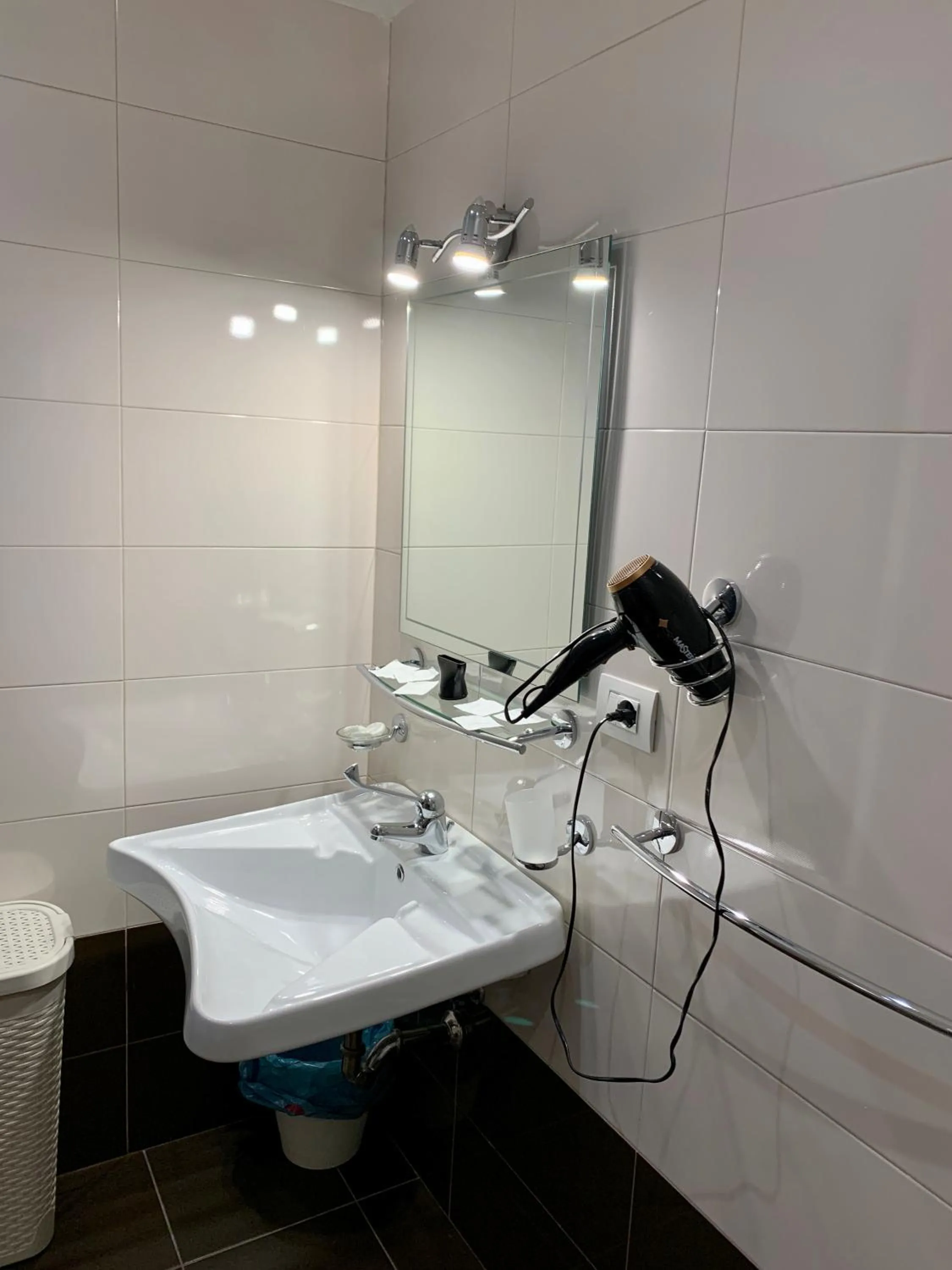 Bathroom in Romano B&B