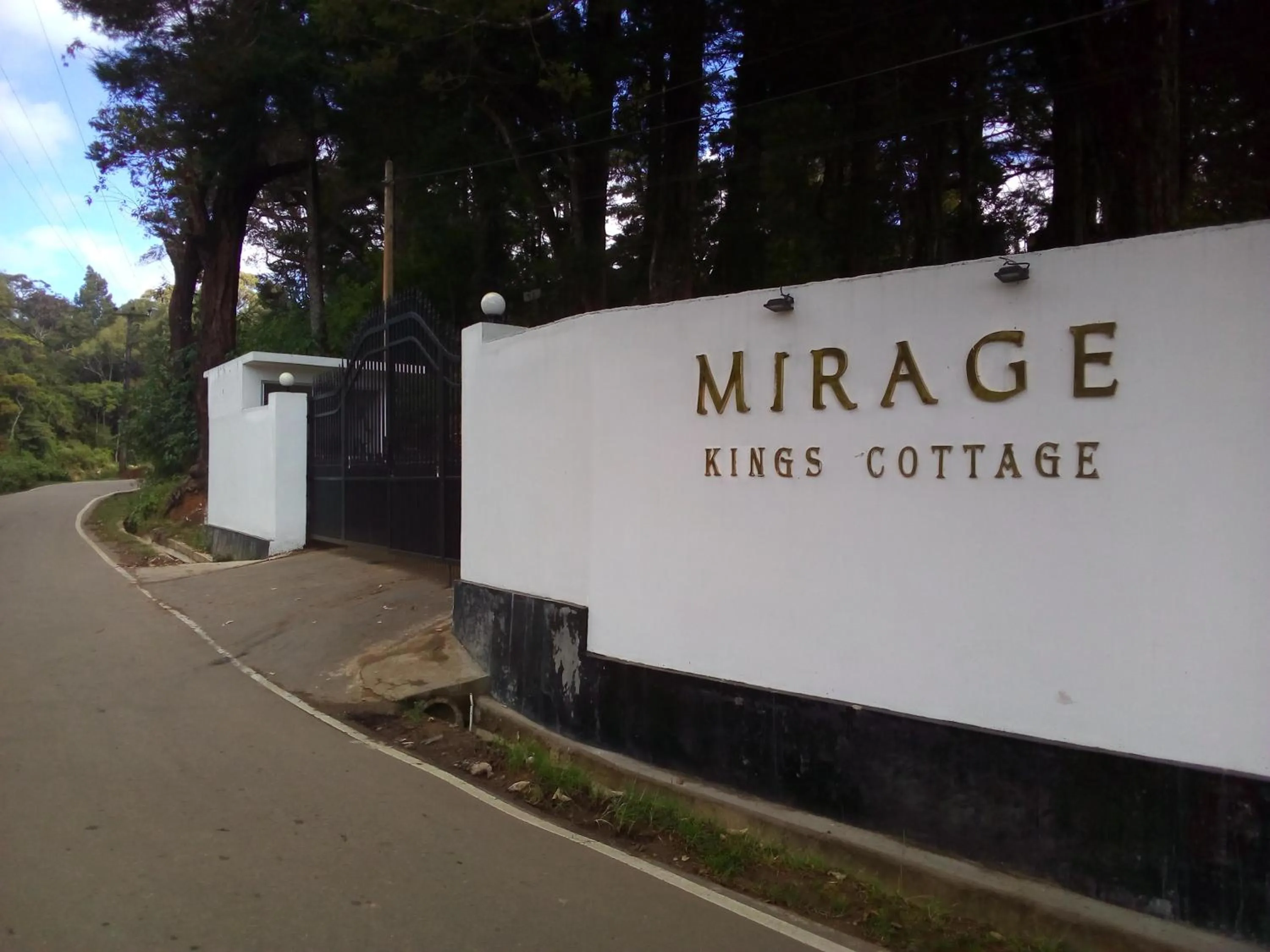 Property logo or sign in Mirage Kings Cottage