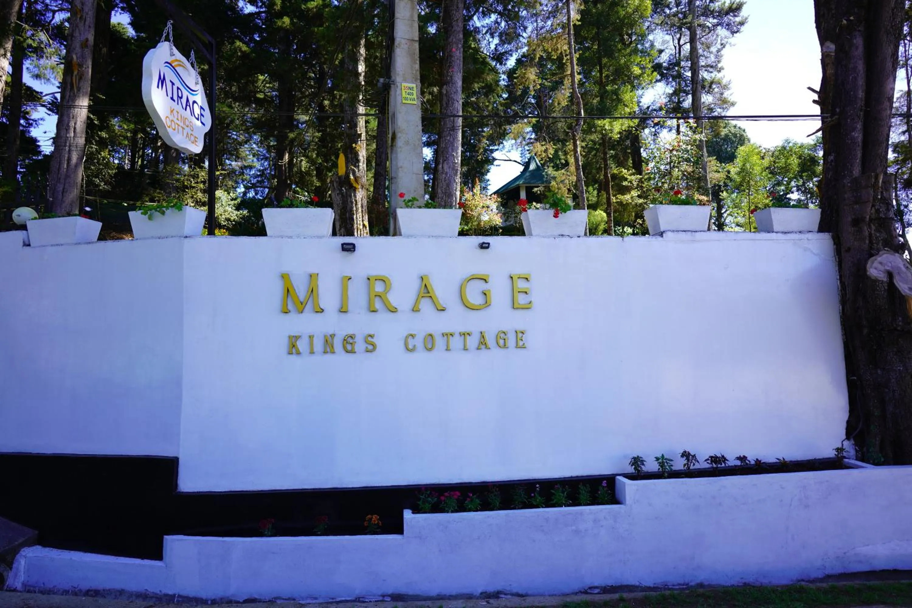 Property logo or sign in Mirage Kings Cottage