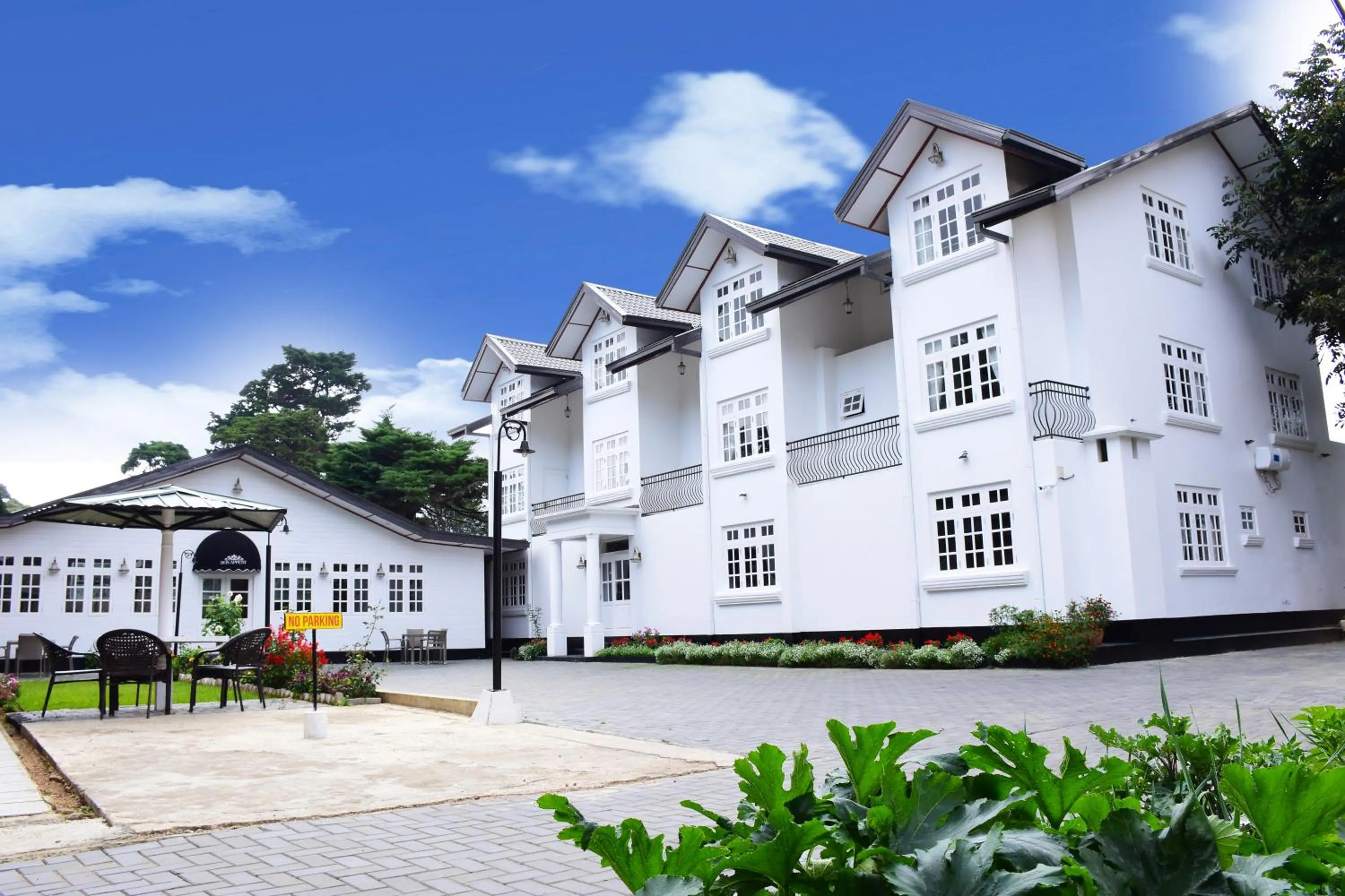 Property building in Mirage Kings Cottage