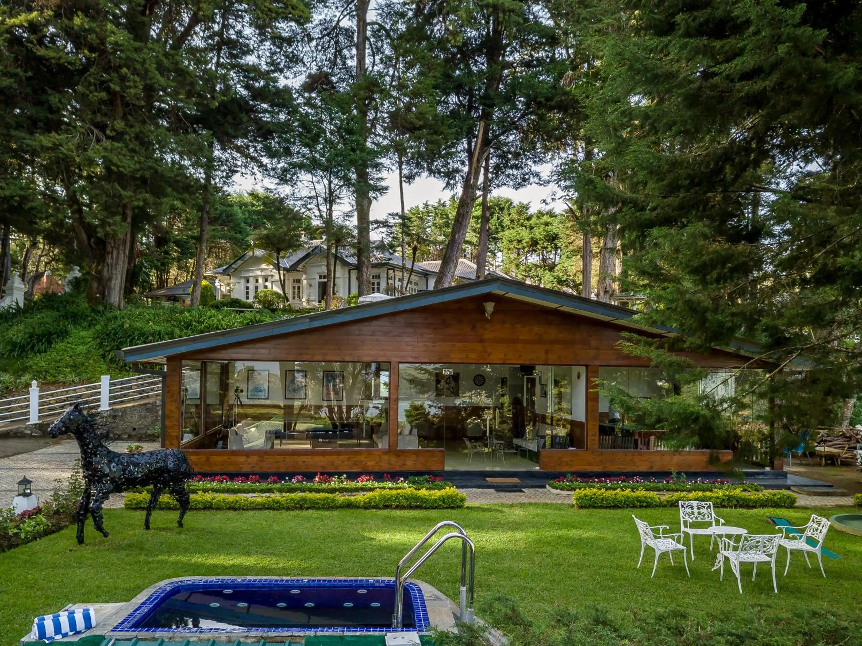 Billiard in Mirage Kings Cottage