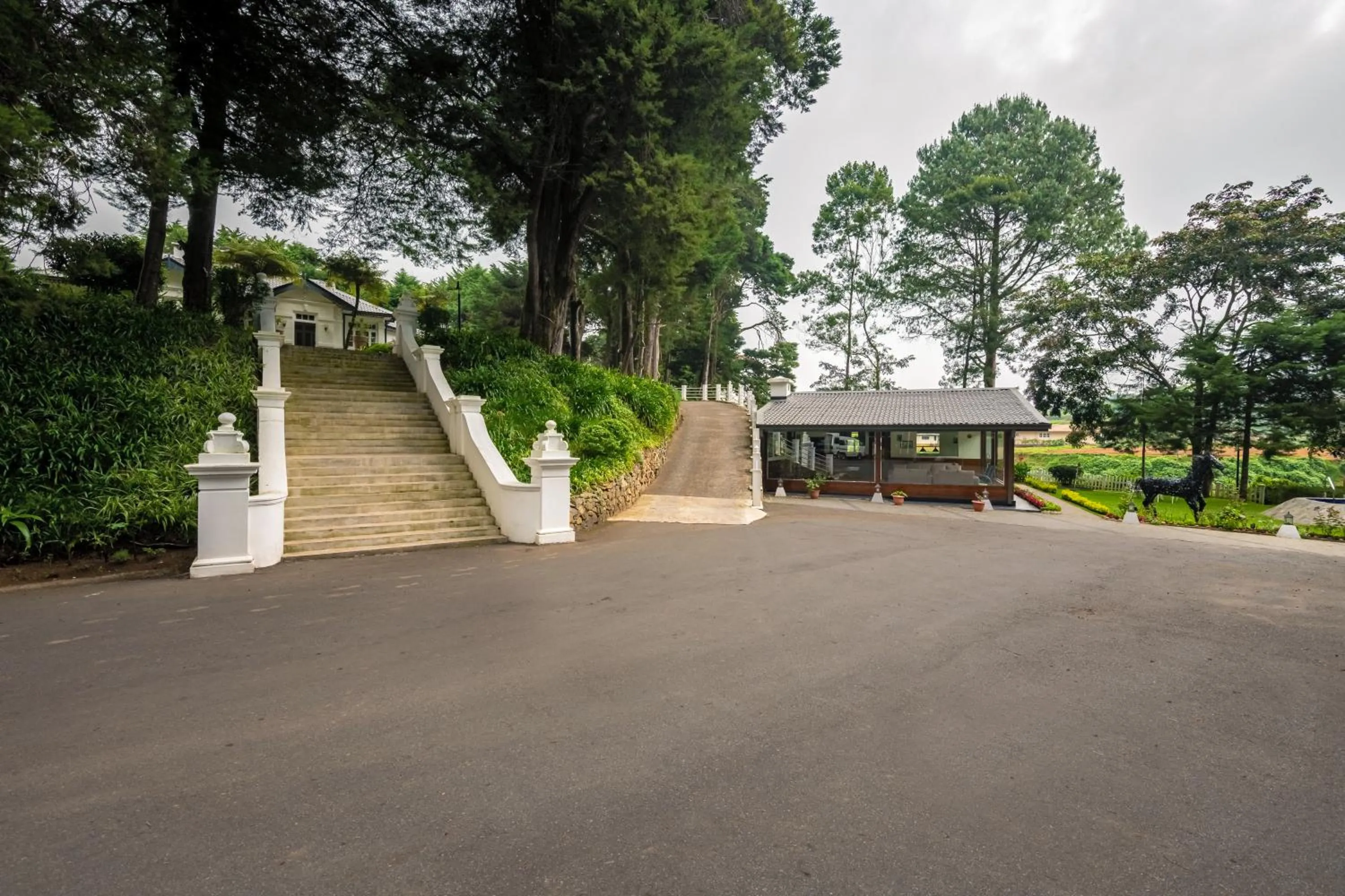 Property building in Mirage Kings Cottage