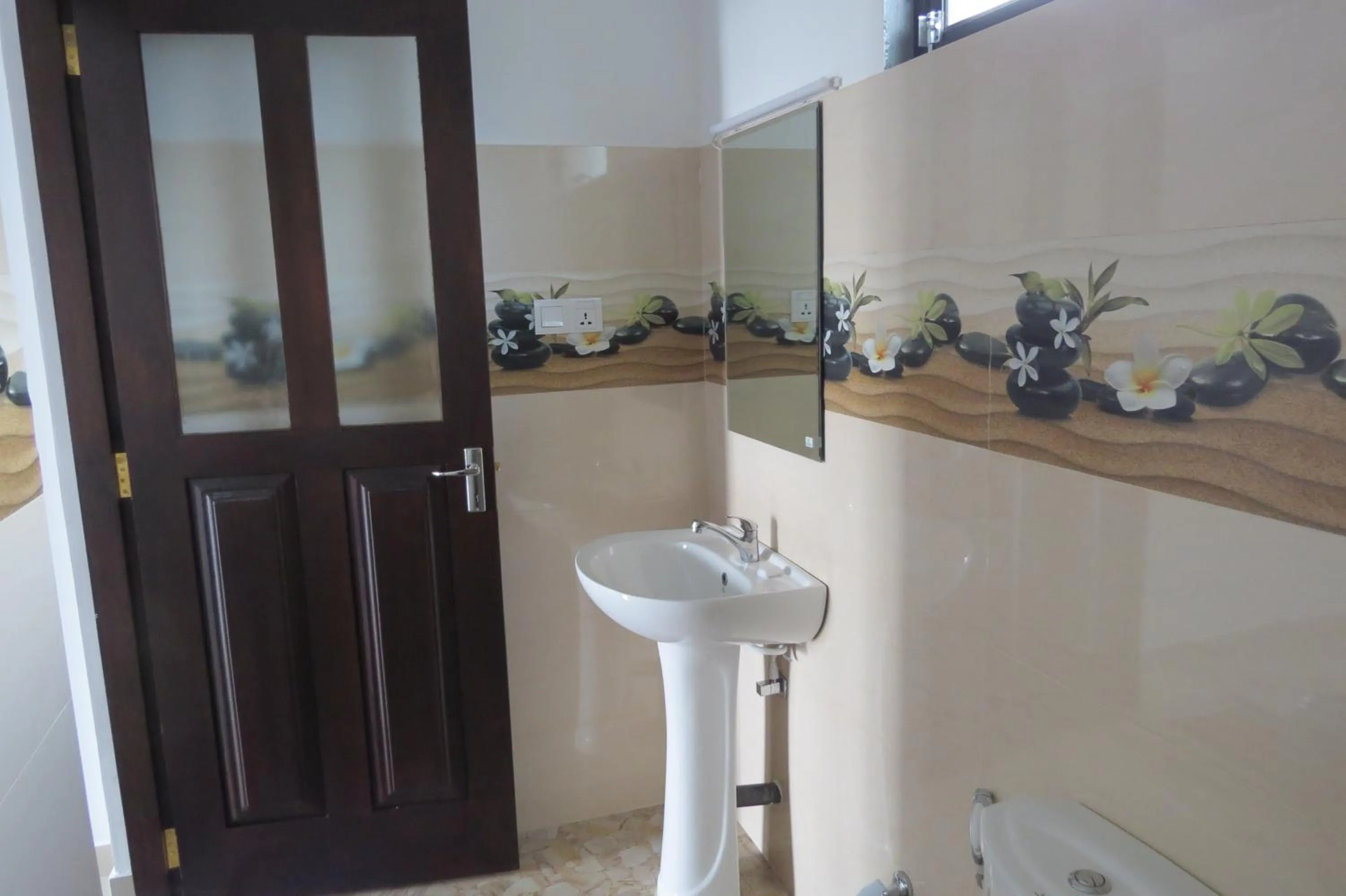 Bathroom in Sailors Mirissa