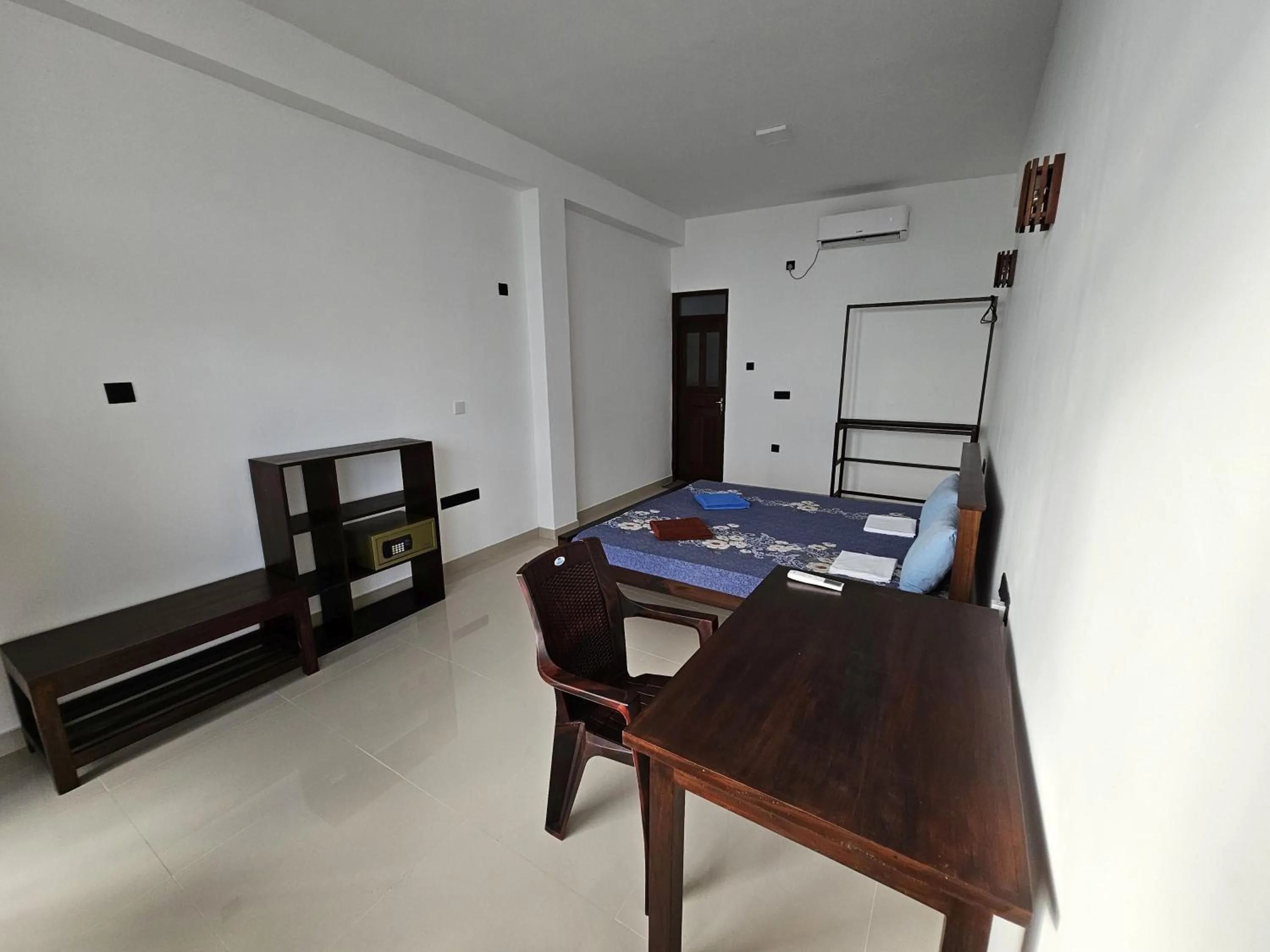 Photo of the whole room in Sailors Mirissa