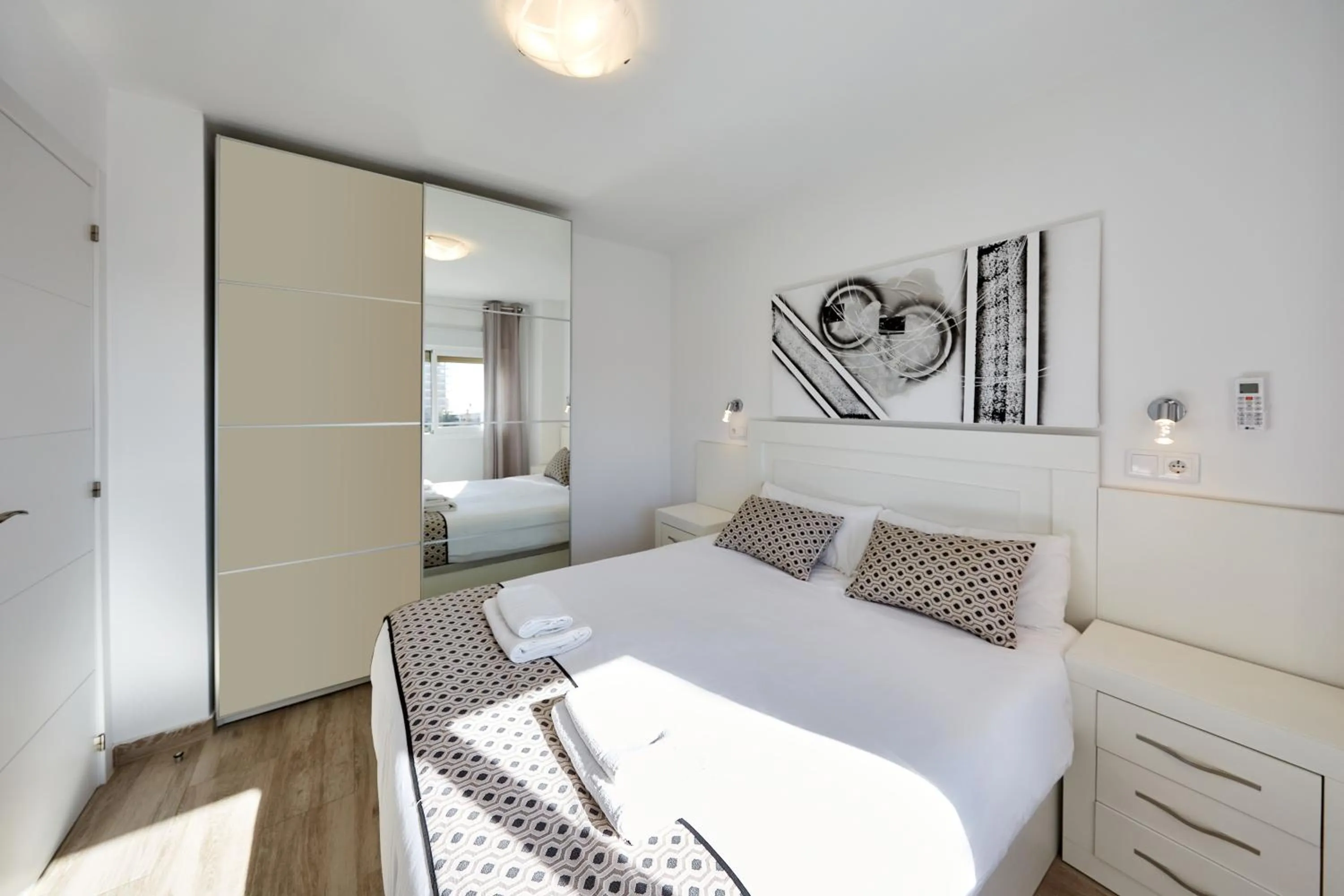 Bedroom, Bed in Sonrisa Apartments