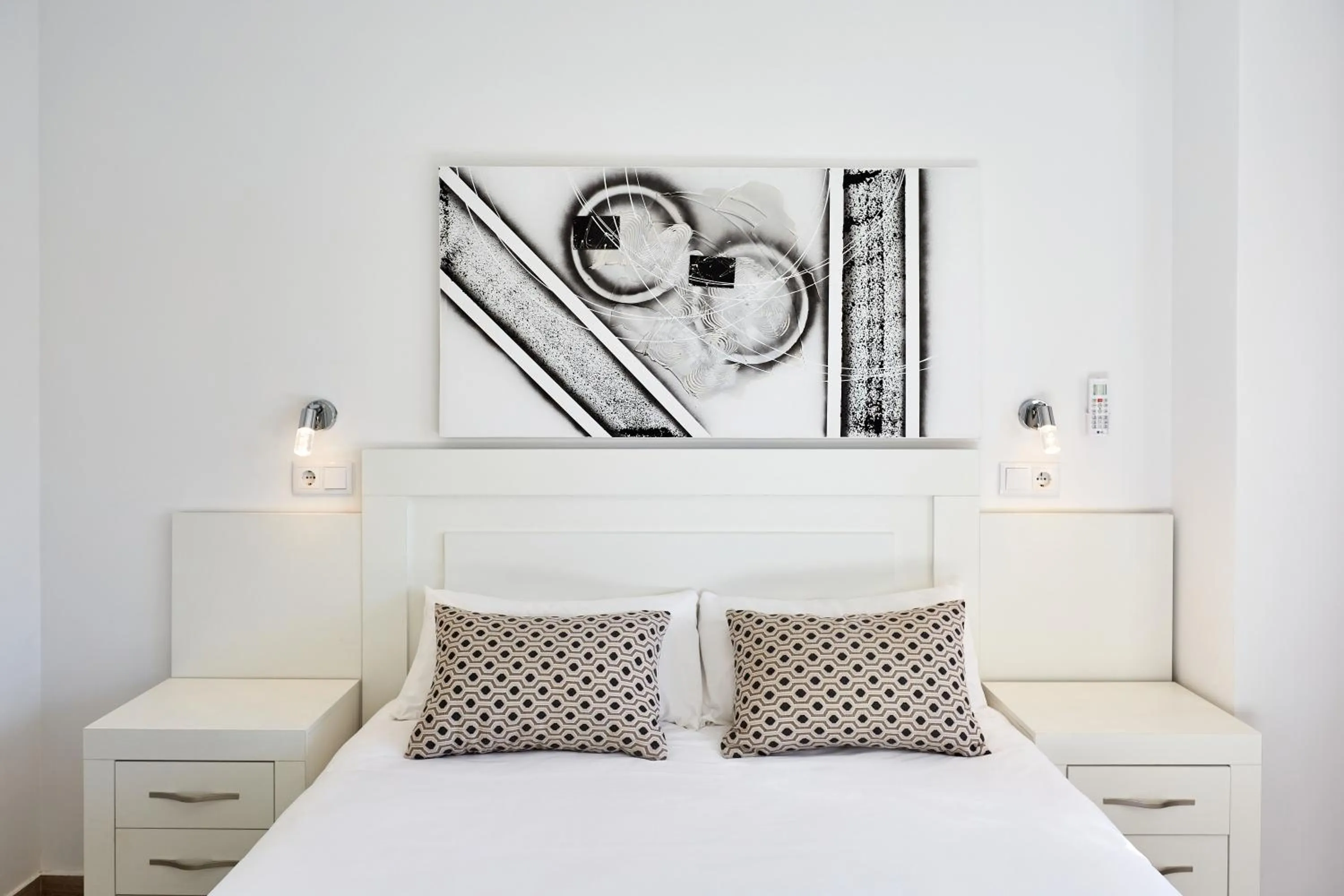 Photo of the whole room, Bed in Sonrisa Apartments