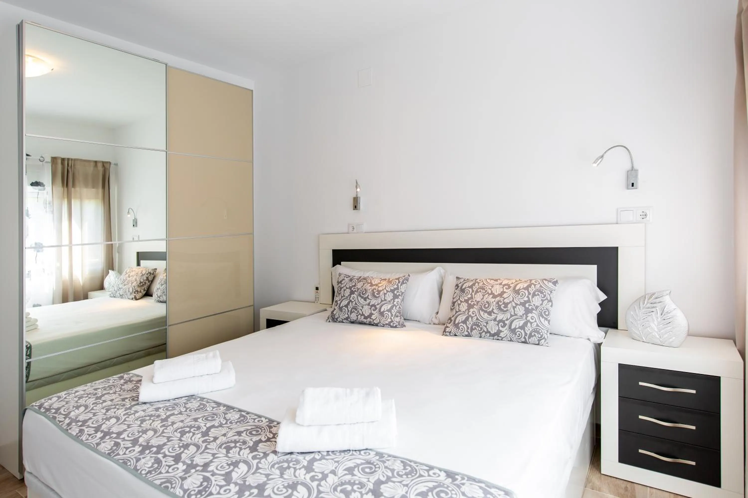 Bed in Sonrisa Apartments