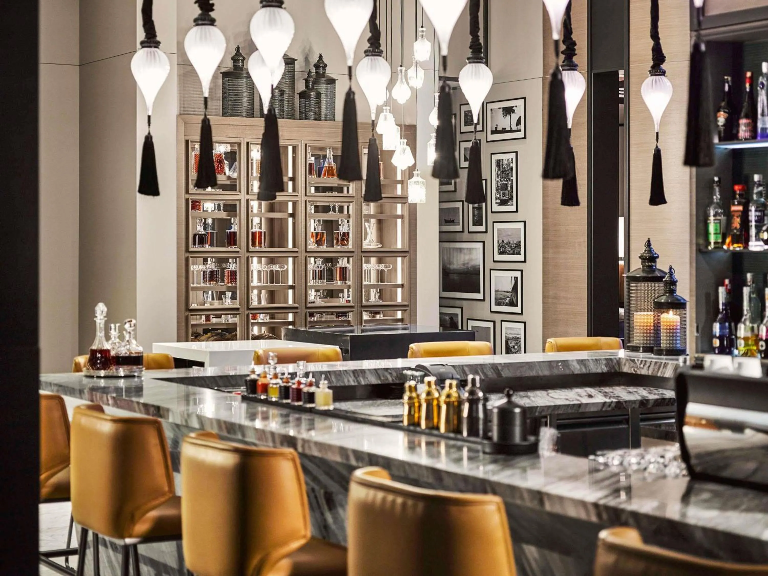Lounge or bar in Fairmont Quasar Istanbul Hotel