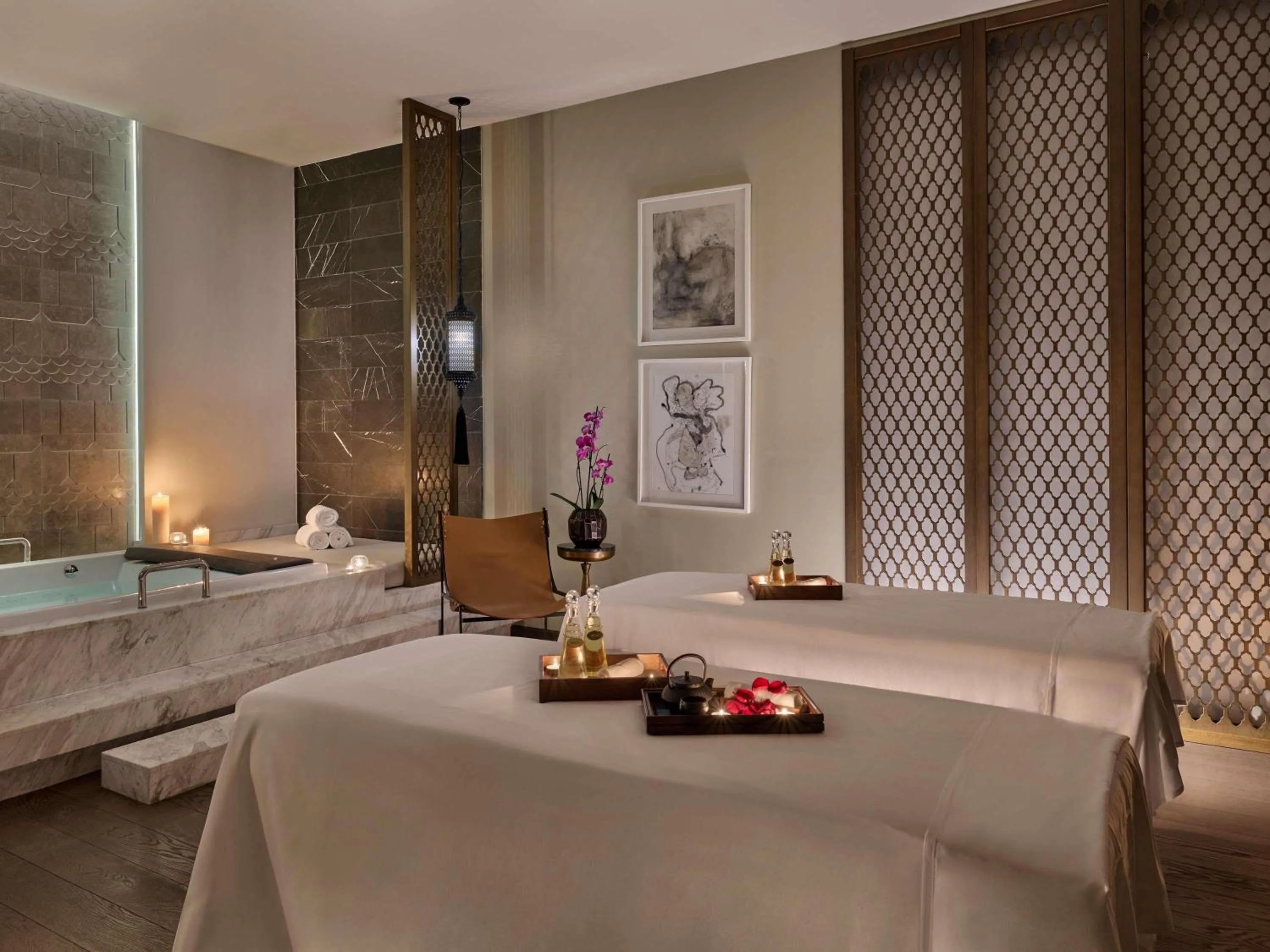 Spa and wellness centre/facilities, Bed in Fairmont Quasar Istanbul Hotel